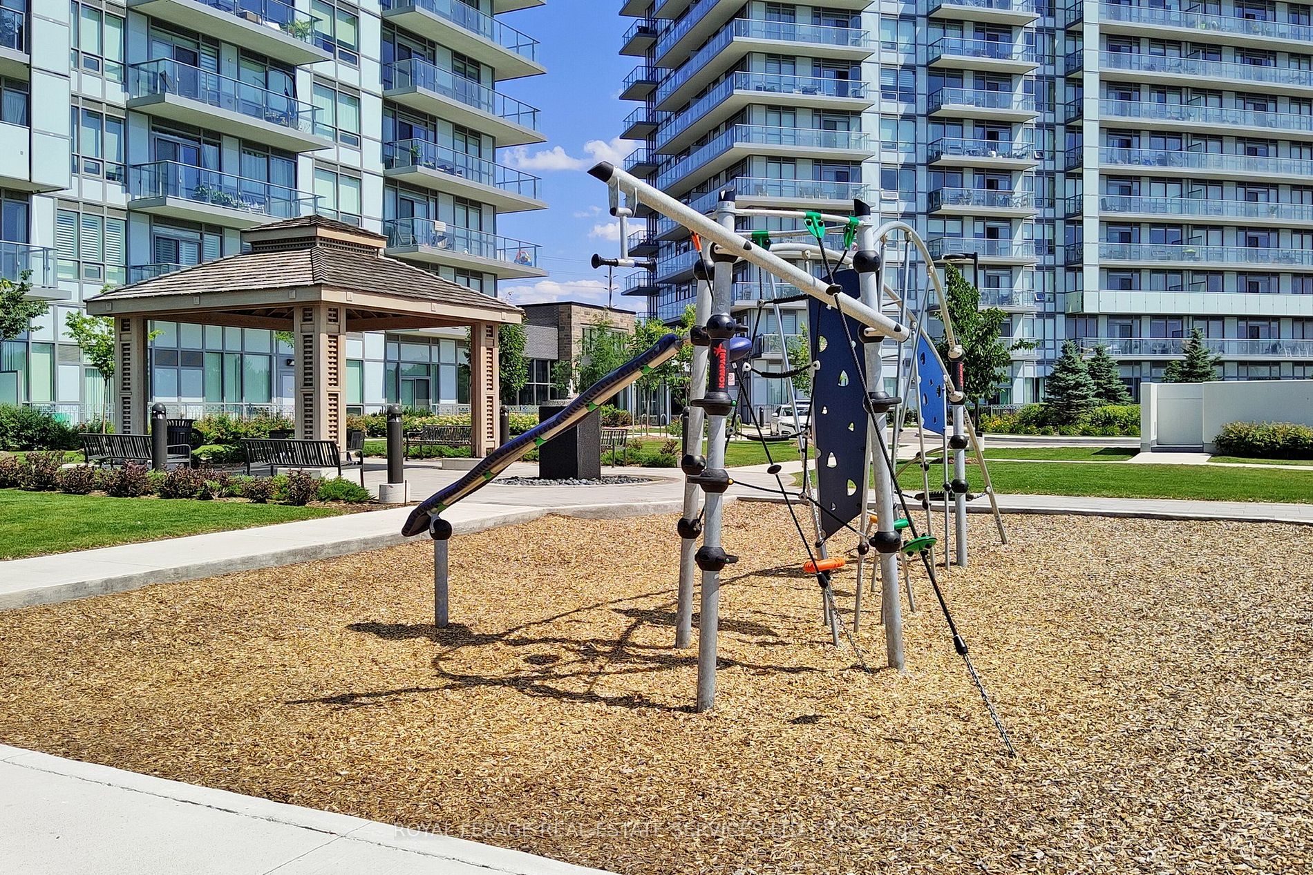 4677 Glen Erin Dr, #1709