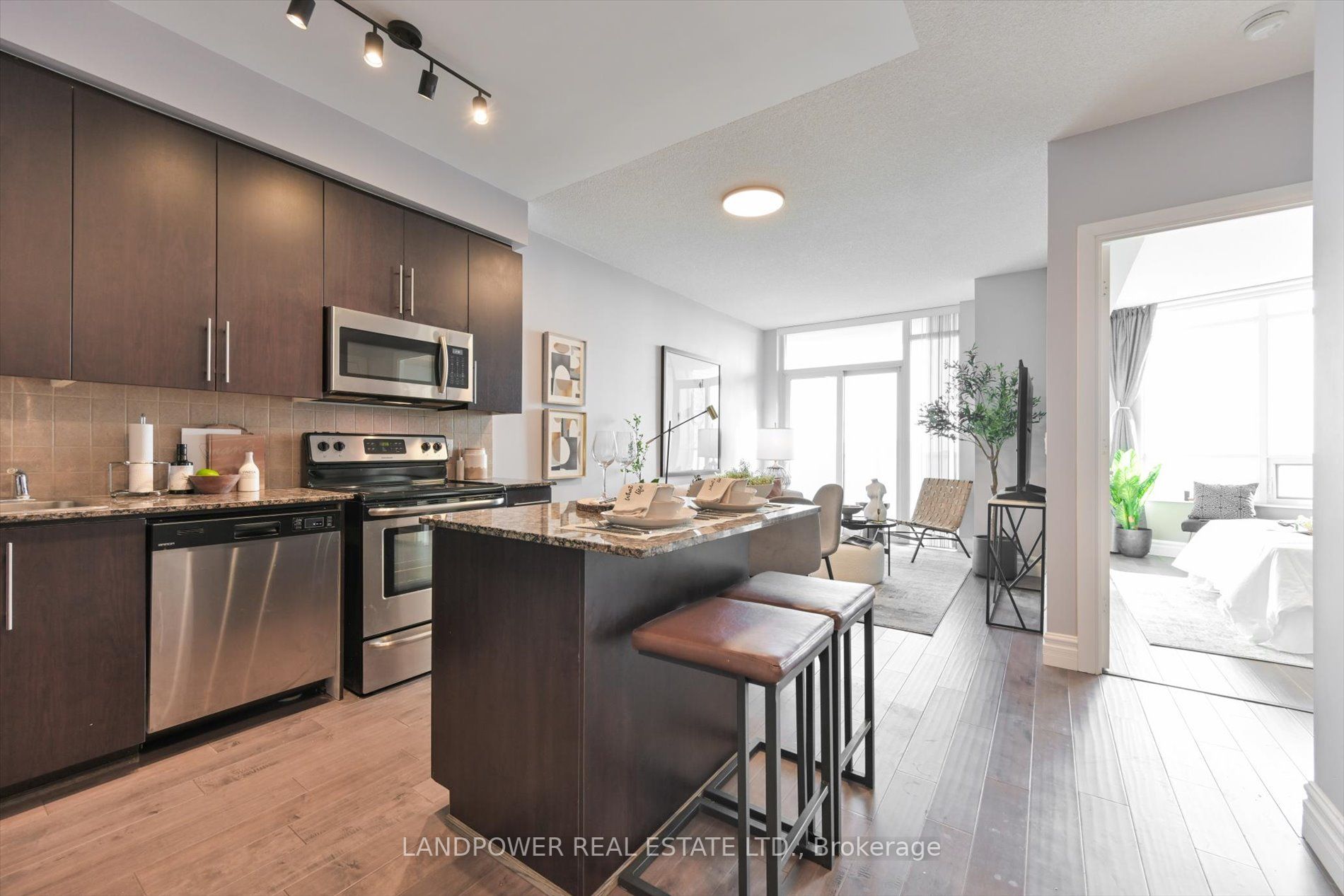 330 Burnhamthorpe Rd W, #2201