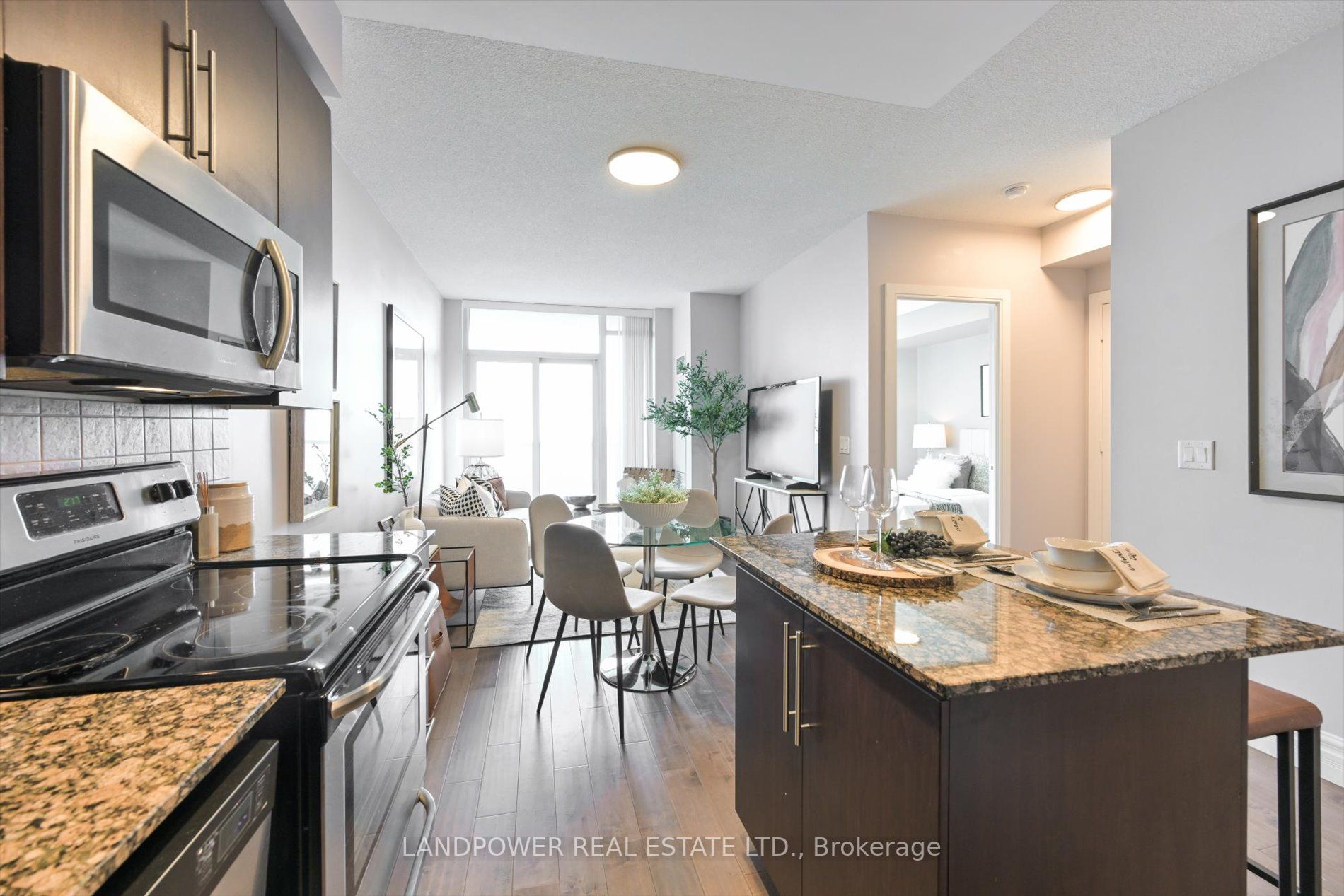330 Burnhamthorpe Rd W, #2201