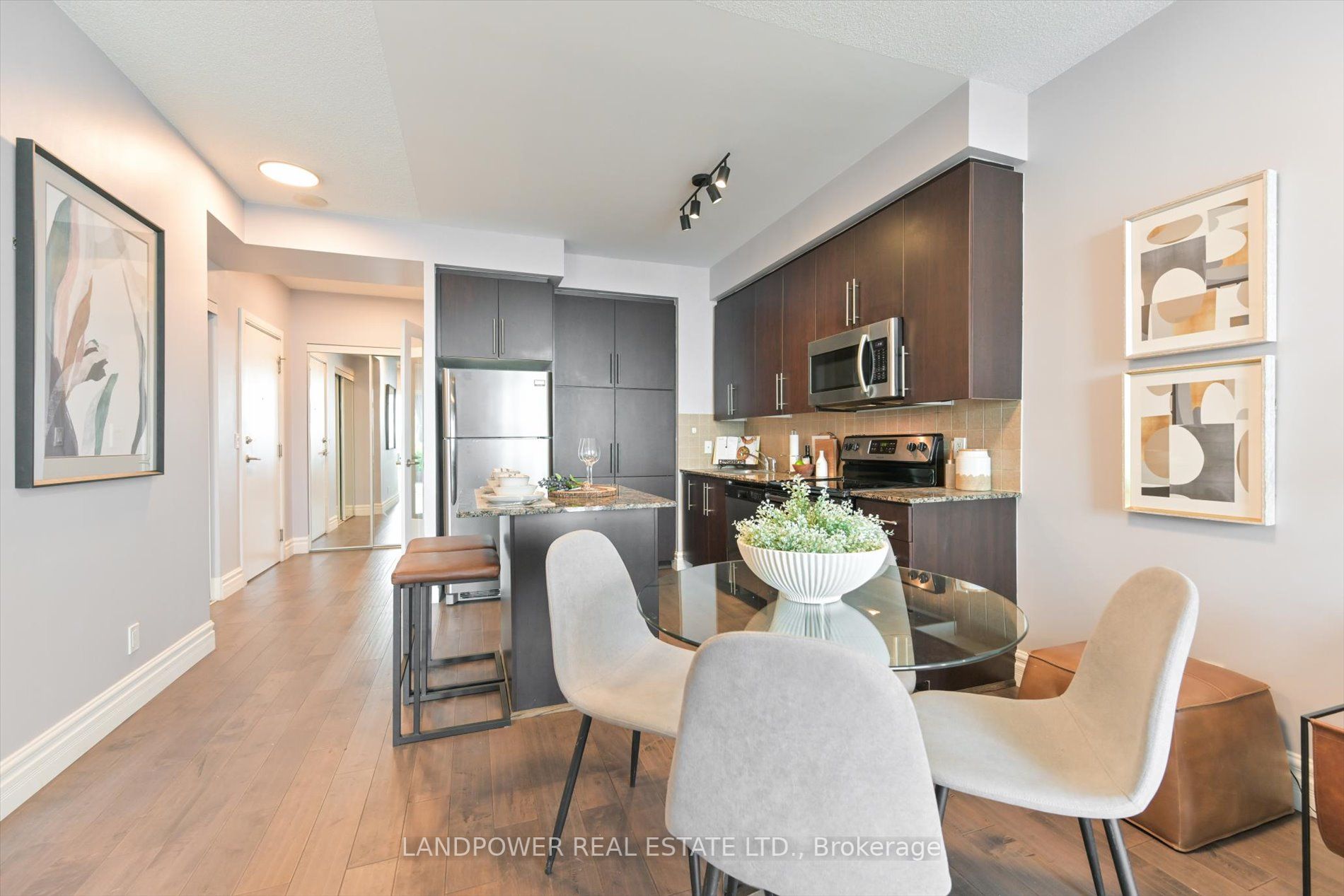 330 Burnhamthorpe Rd W, #2201