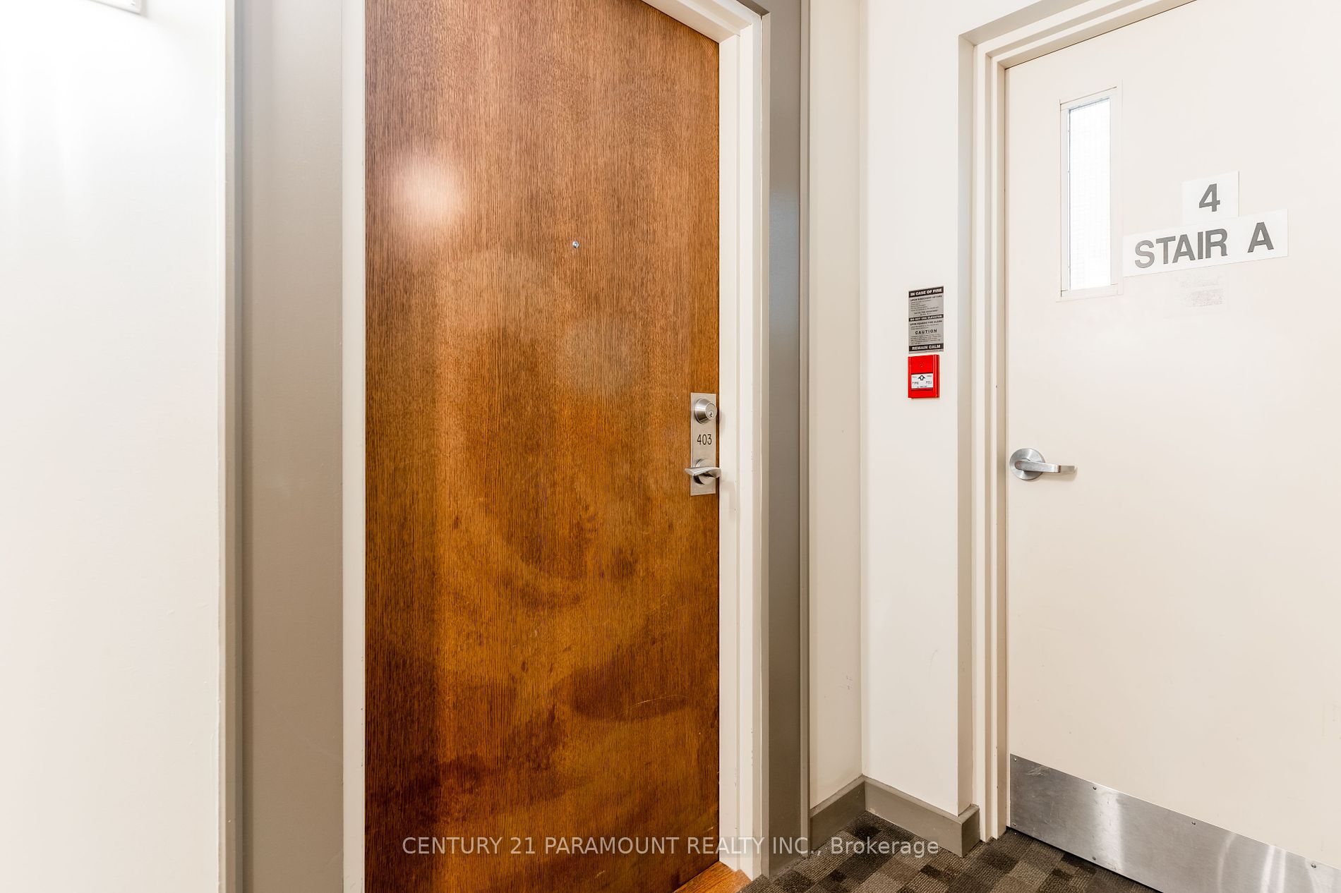 215 Queen St E, #403
