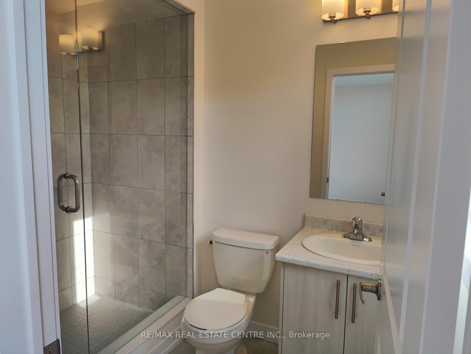 1535 Wellwood Terr