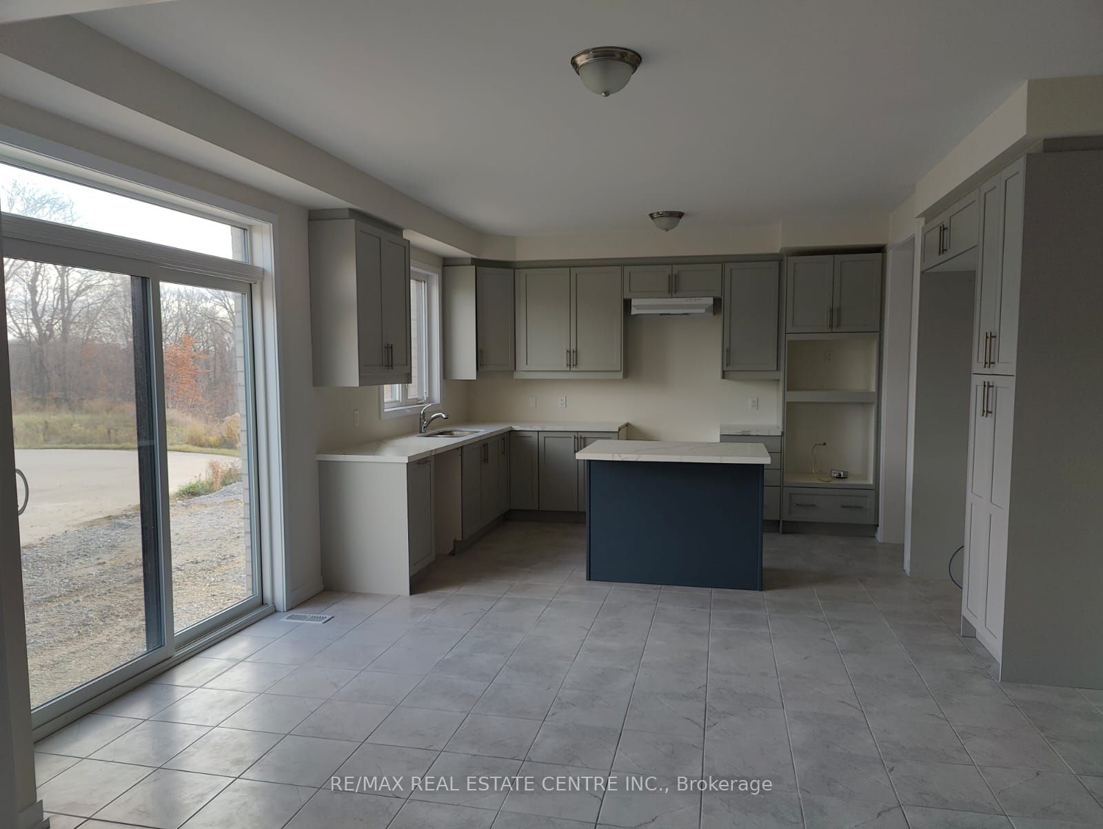 1535 Wellwood Terr