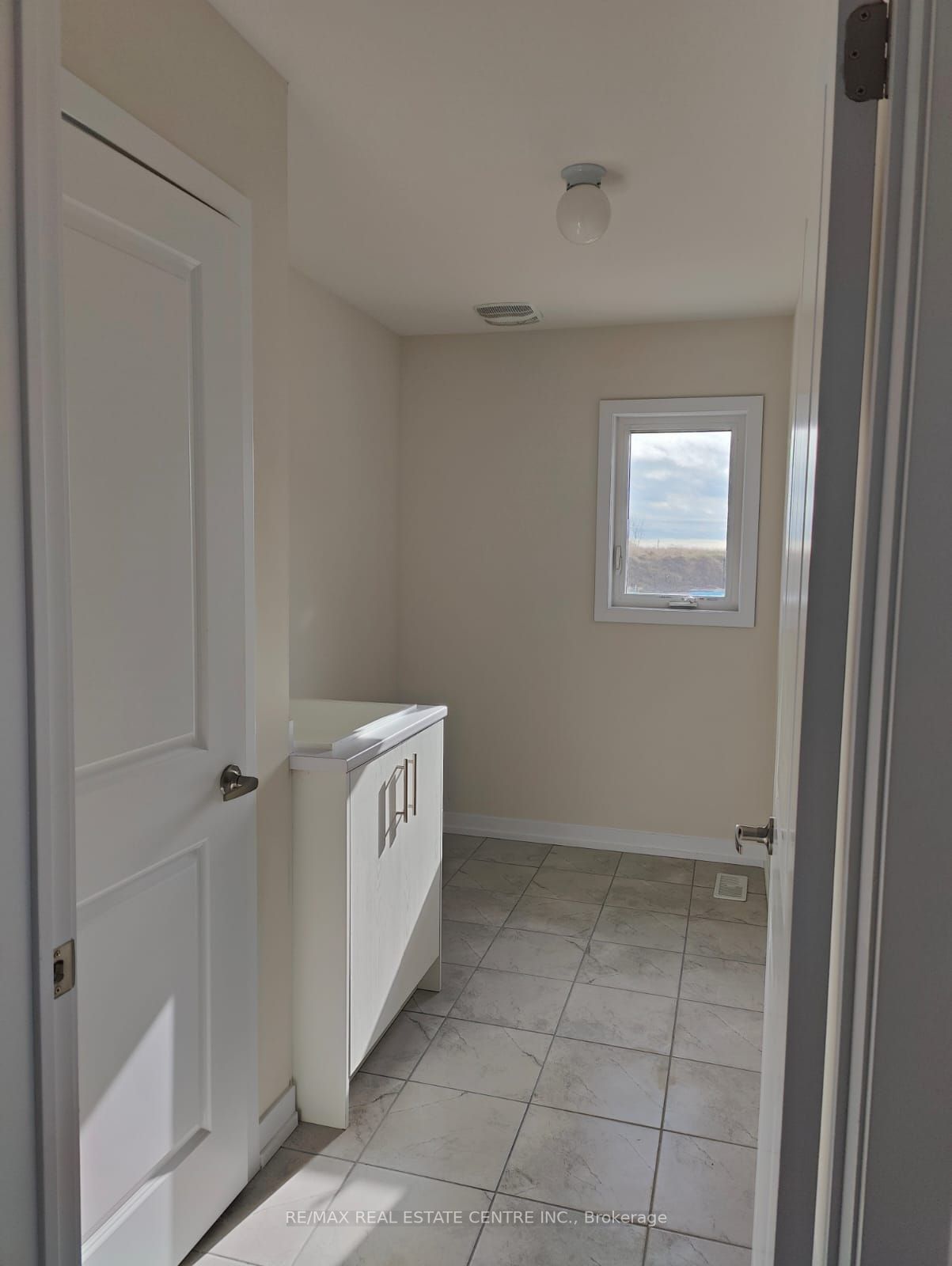 1535 Wellwood Terr