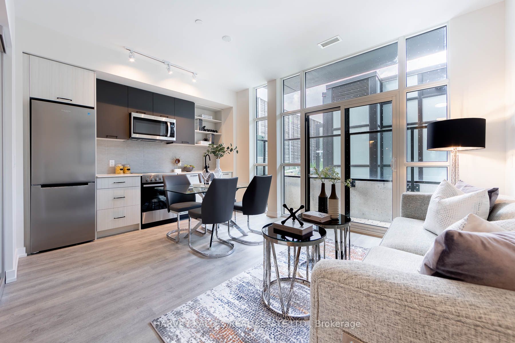 2300 St Clair Ave W, #114