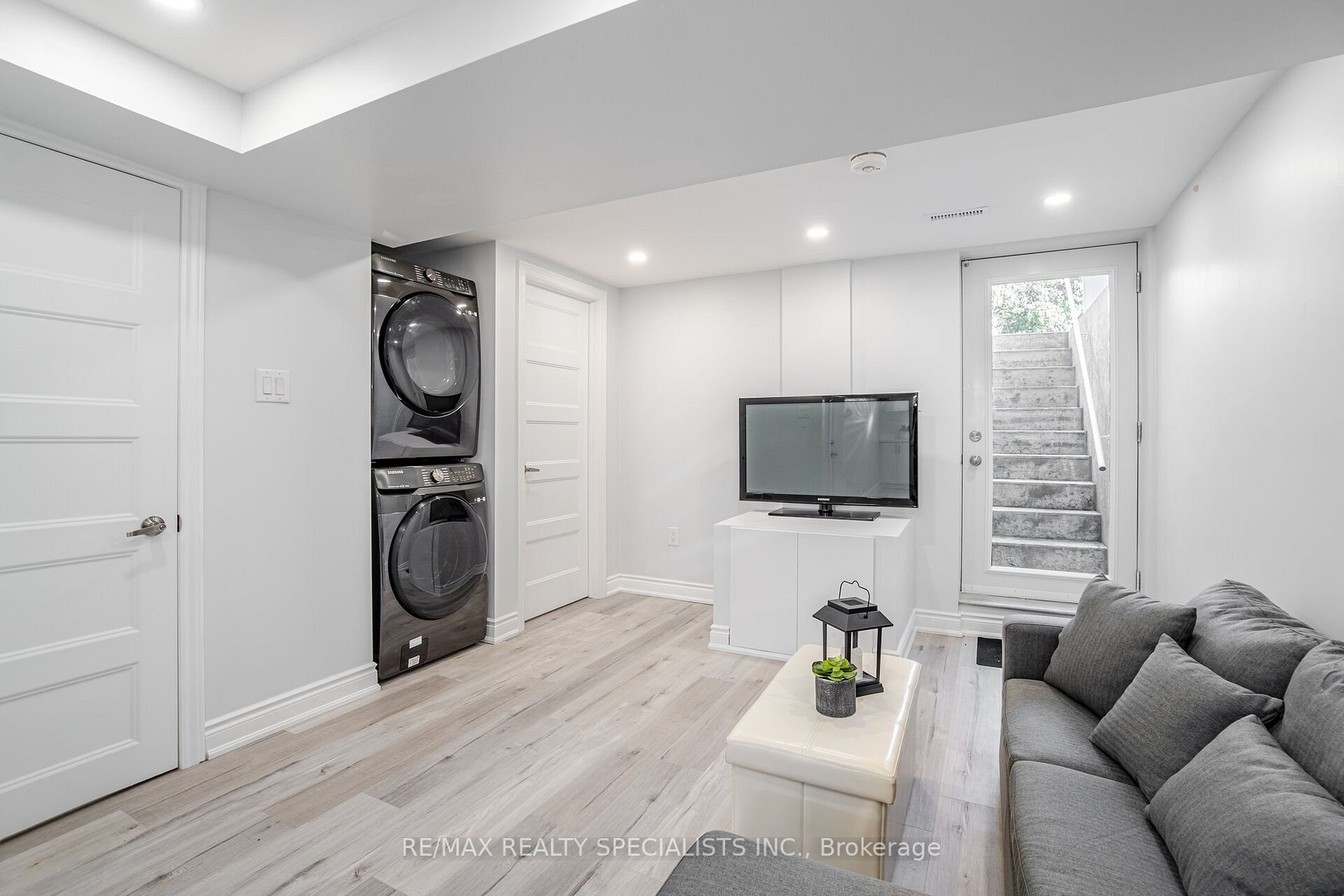 181 Satok Cres