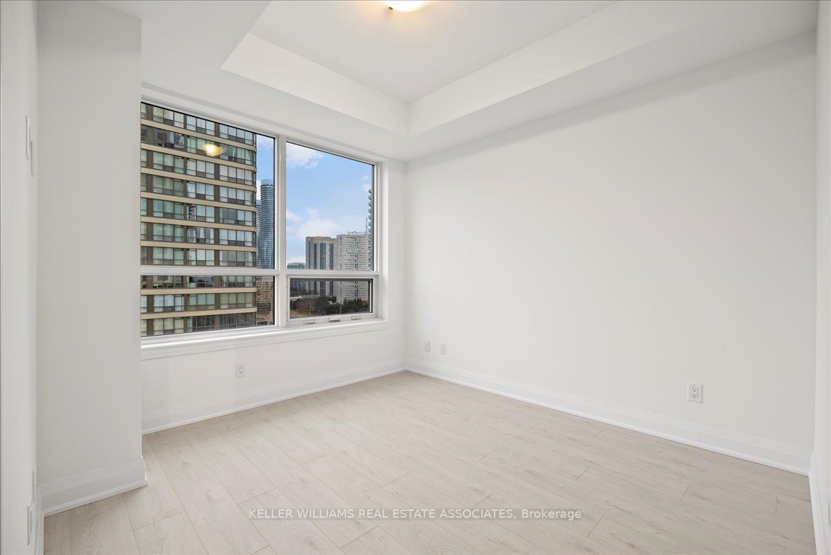 36 Elm Dr W, #1210