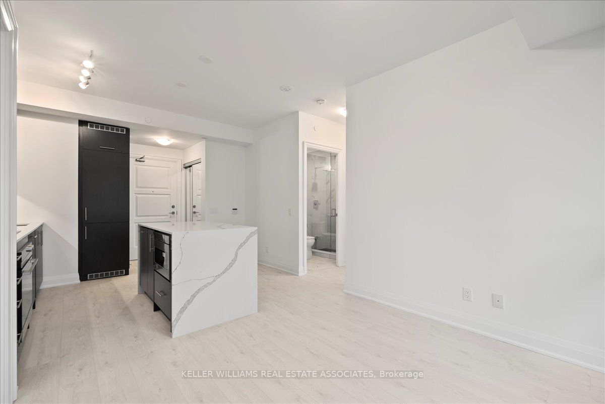 36 Elm Dr W, #1210