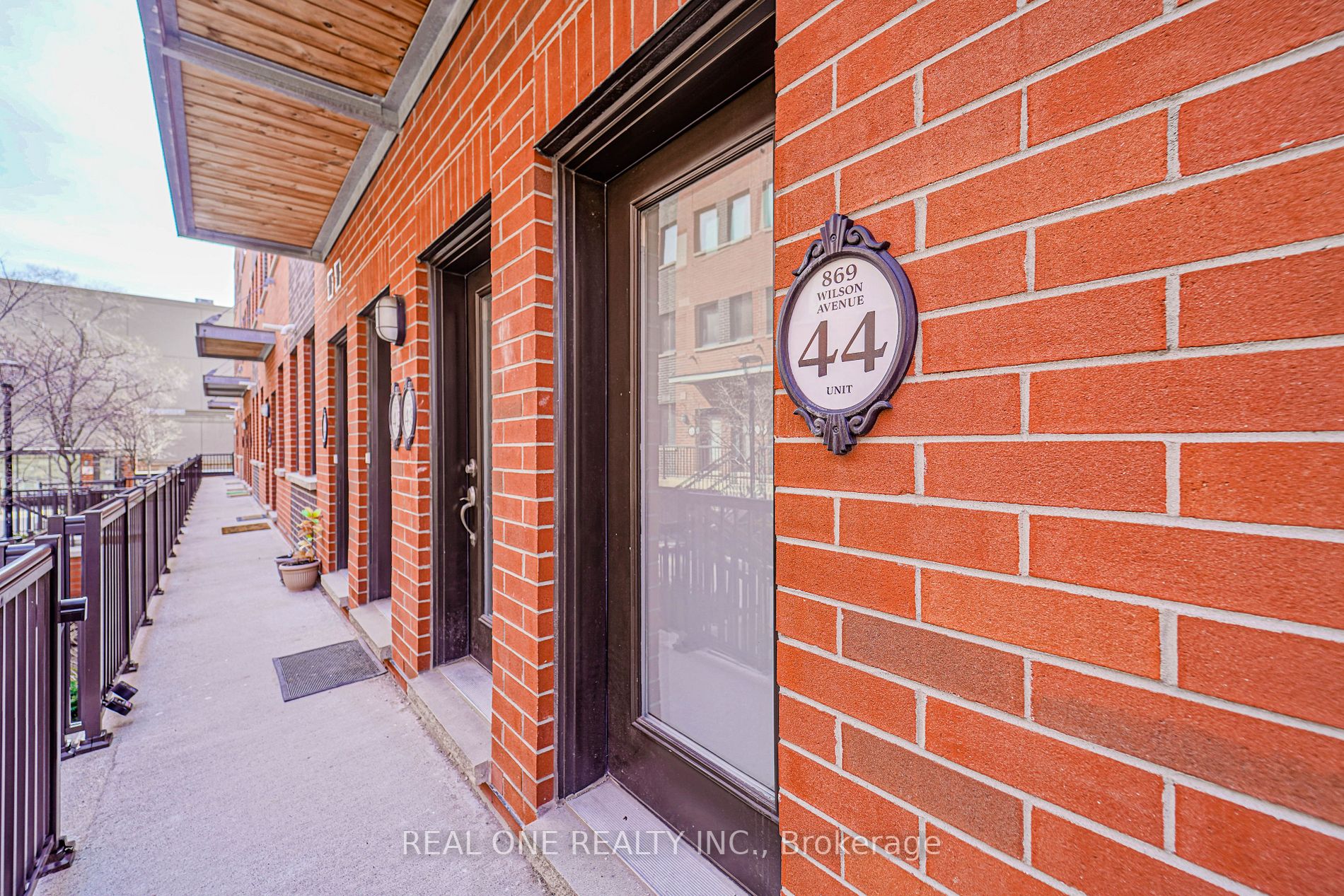 869 Wilson Ave, #44