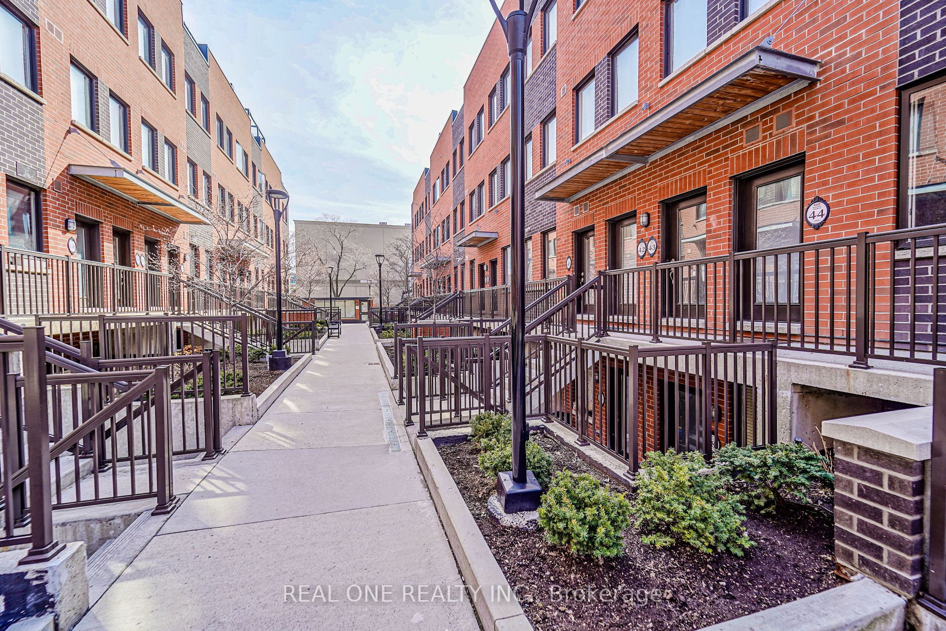 869 Wilson Ave, #44