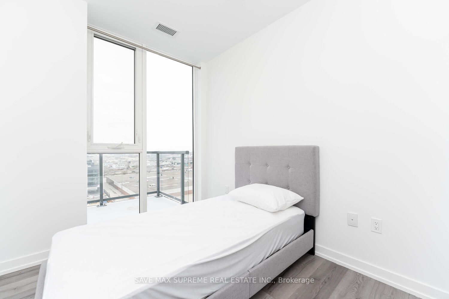 1195 The Queensway St, ##1007