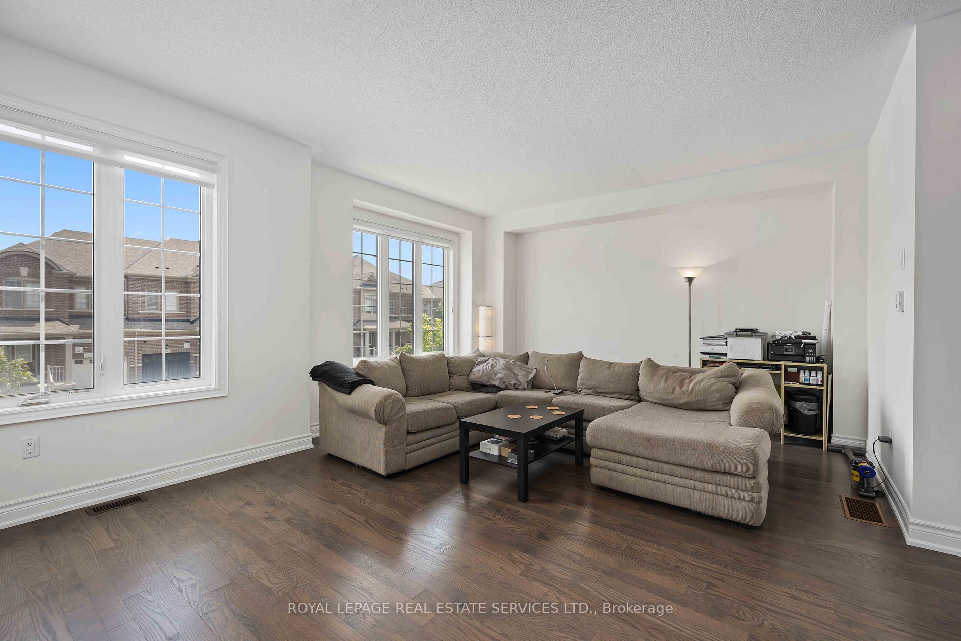 20 Brushwood Dr