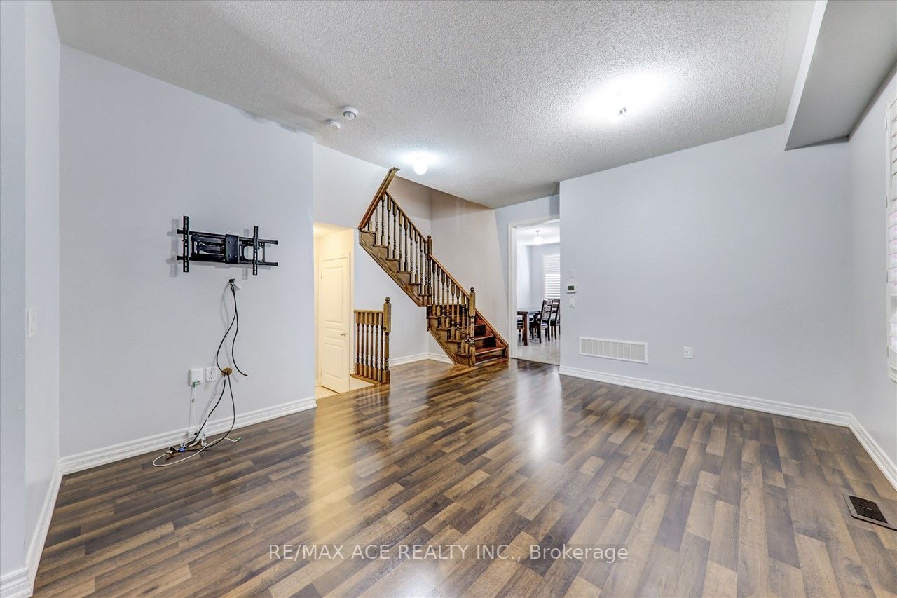 39 Deer Ridge Tr