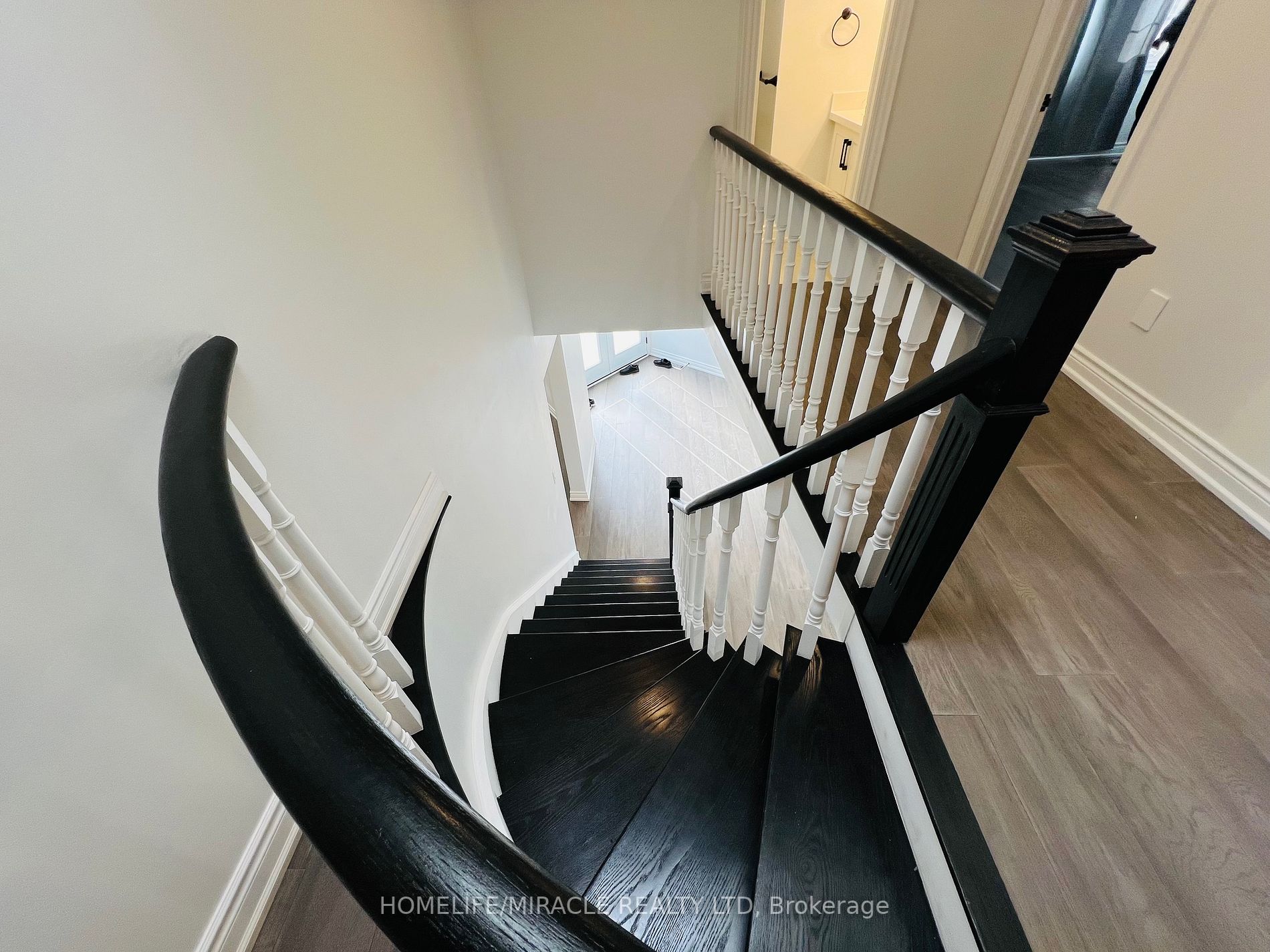 5151 Nishga Crt W