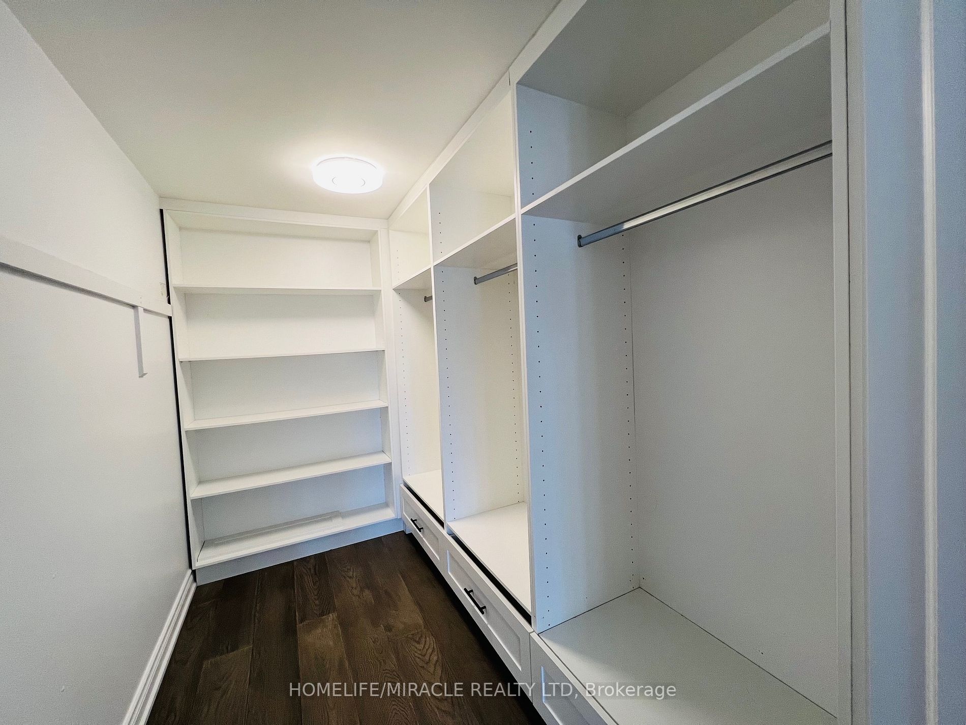 5151 Nishga Crt W