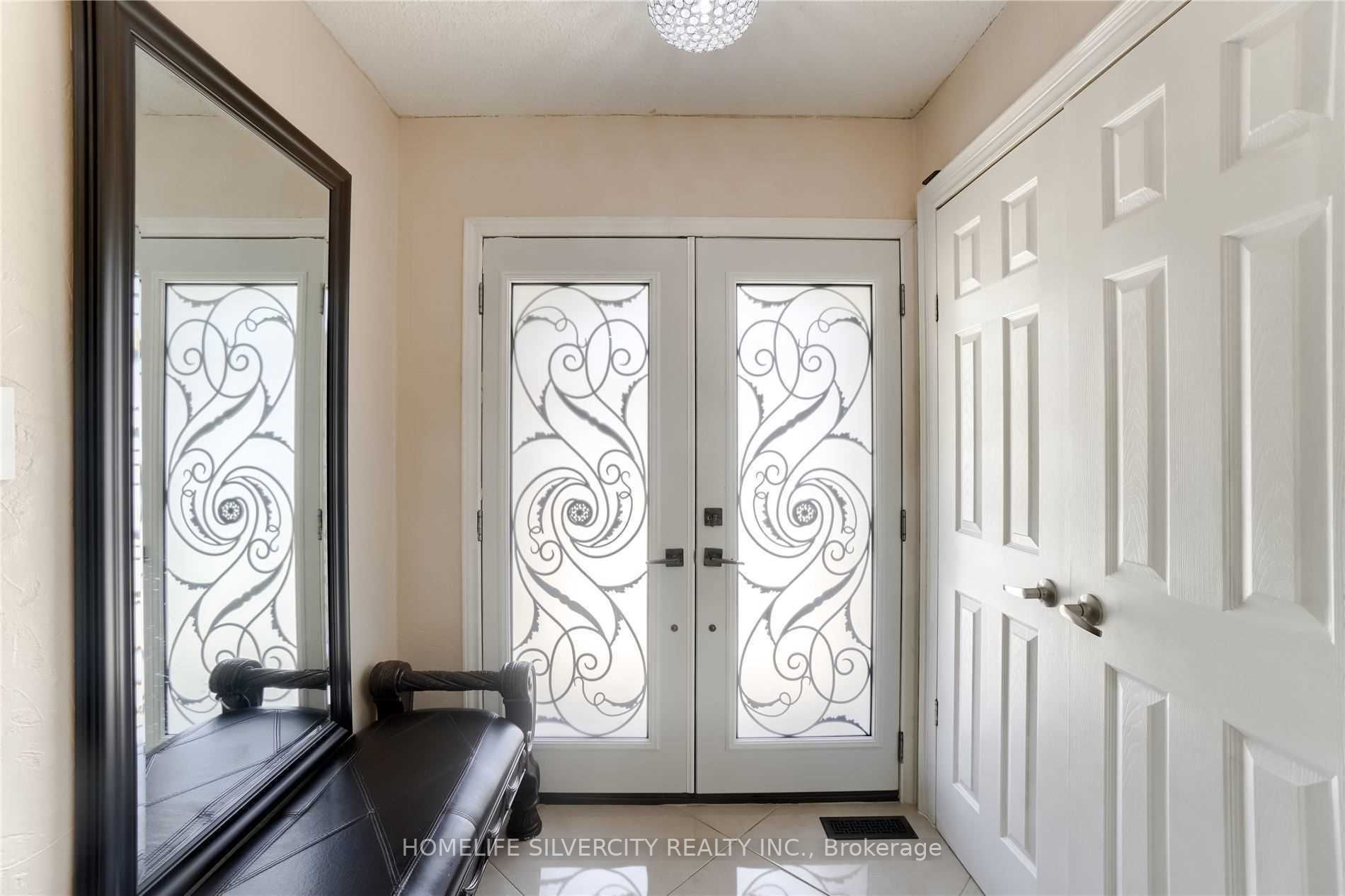 228 Fernforest Dr
