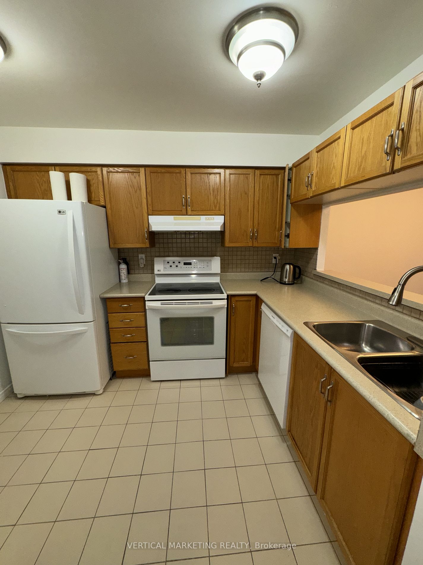 330 Rathburn Rd W, #506