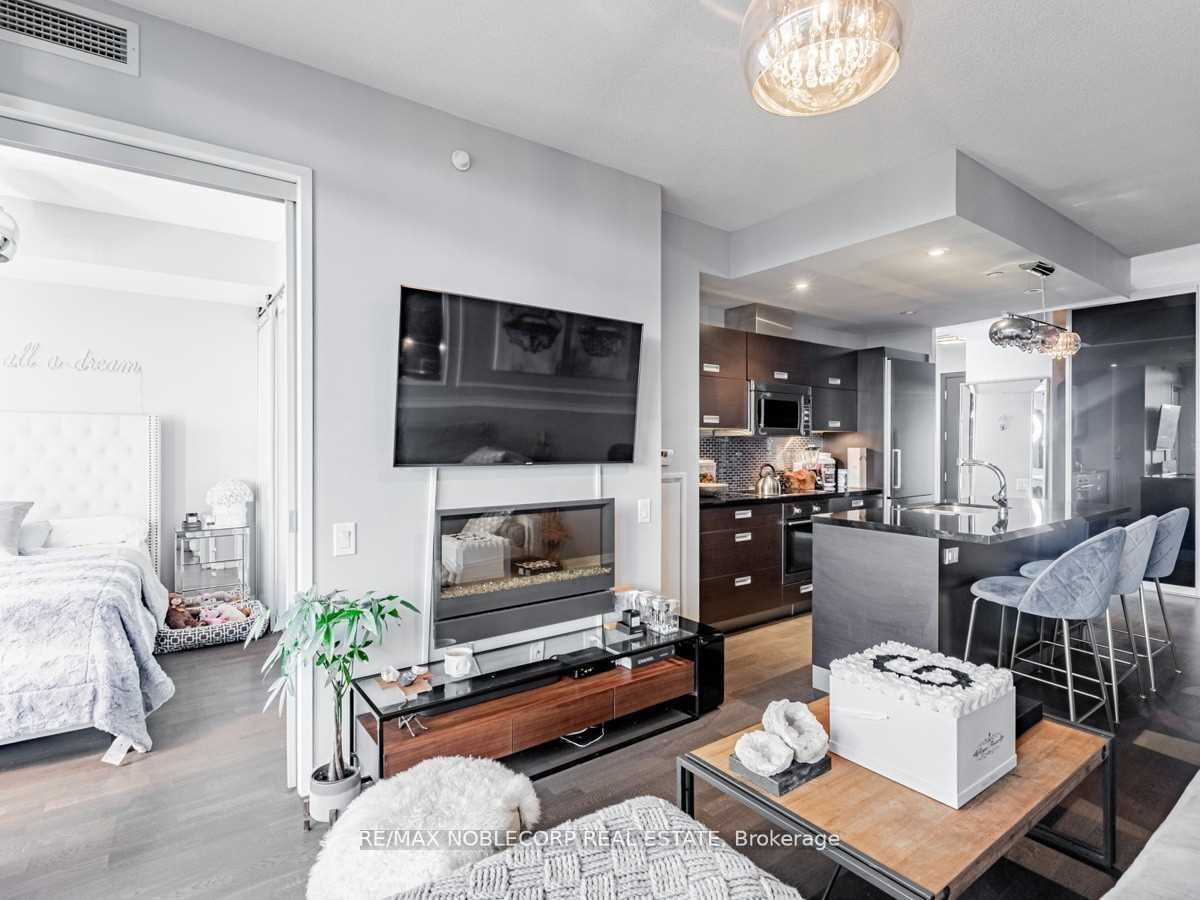 88 Park Lawn Rd St, #2212