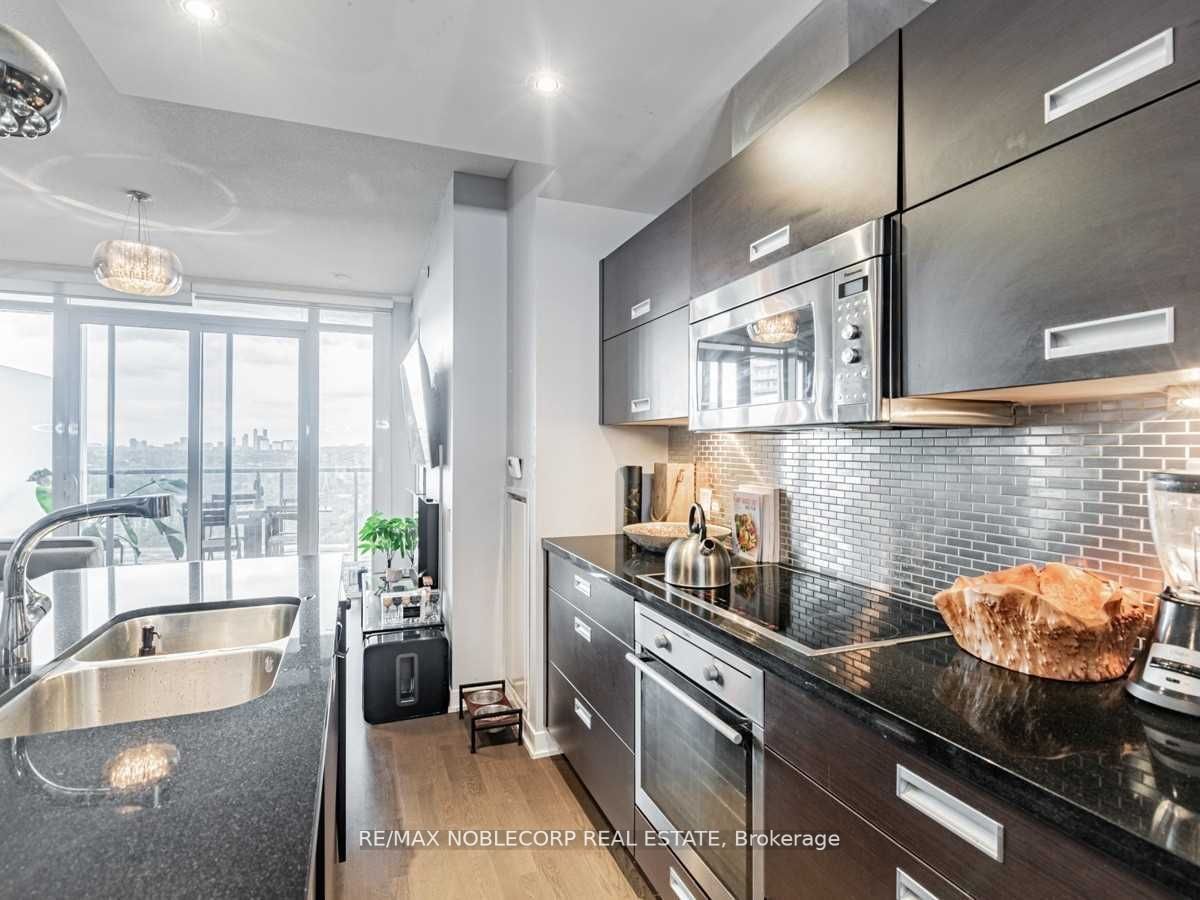 88 Park Lawn Rd St, #2212