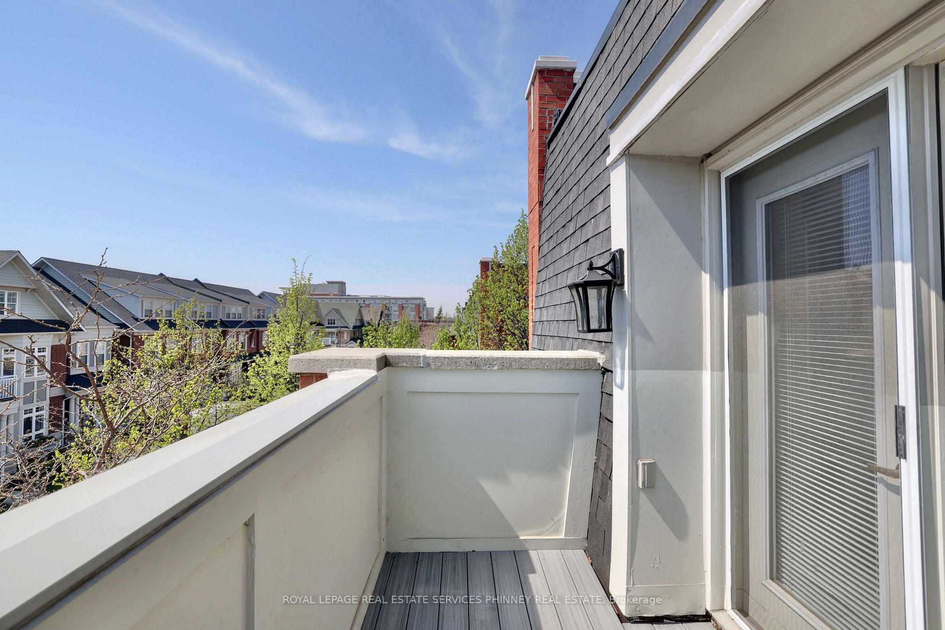 165 Lakeshore Rd E, #11