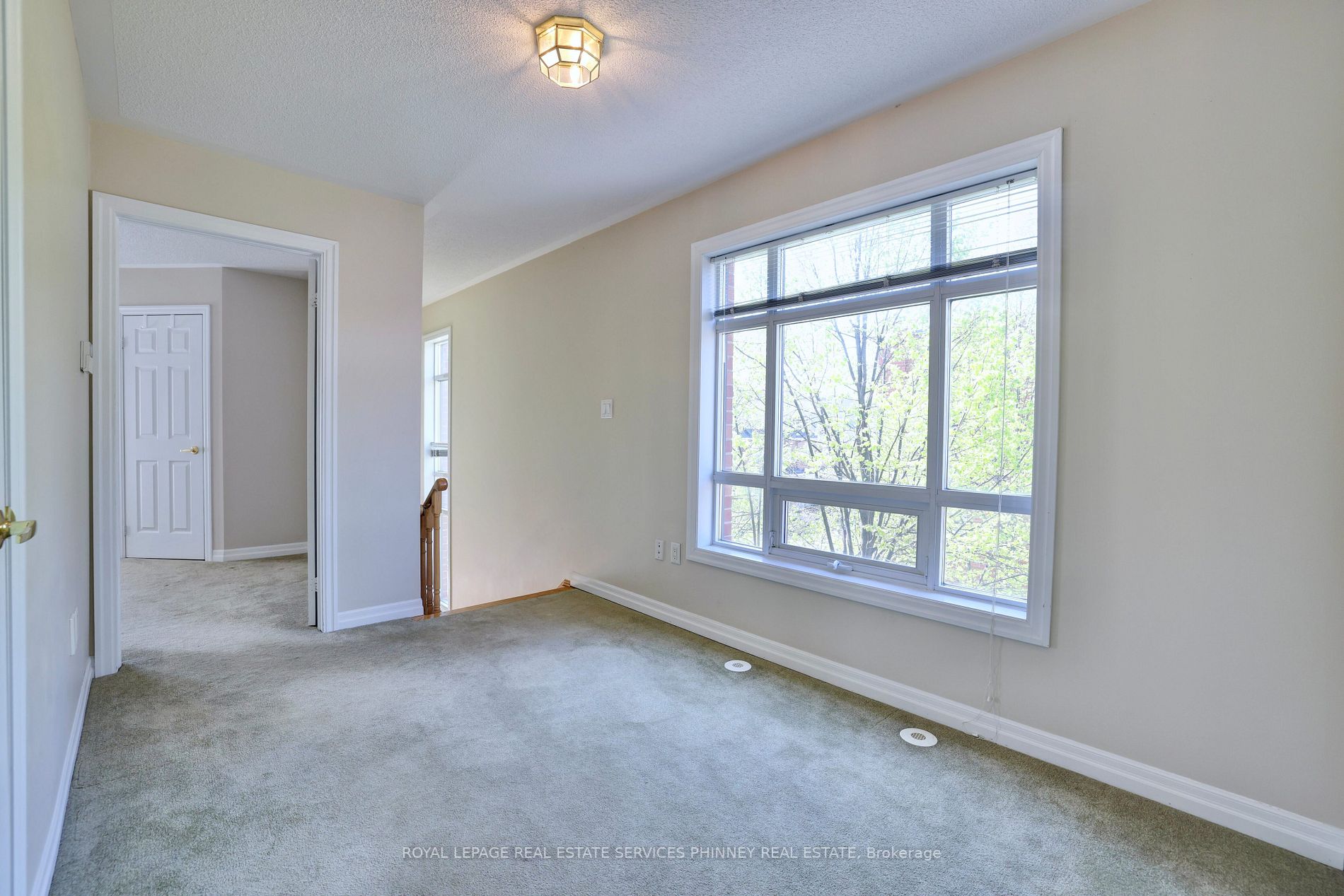 165 Lakeshore Rd E, #11