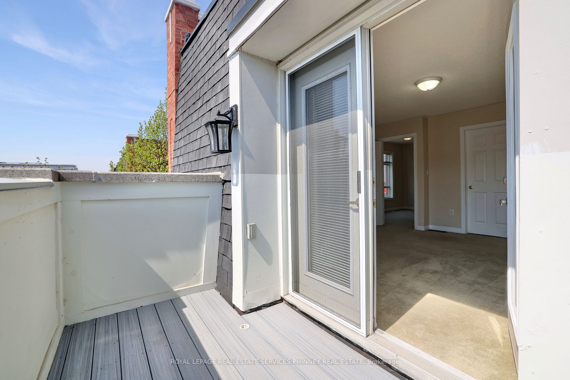 165 Lakeshore Rd E, #11