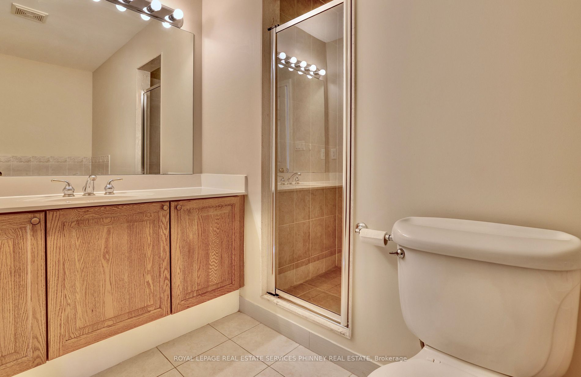 165 Lakeshore Rd E, #11