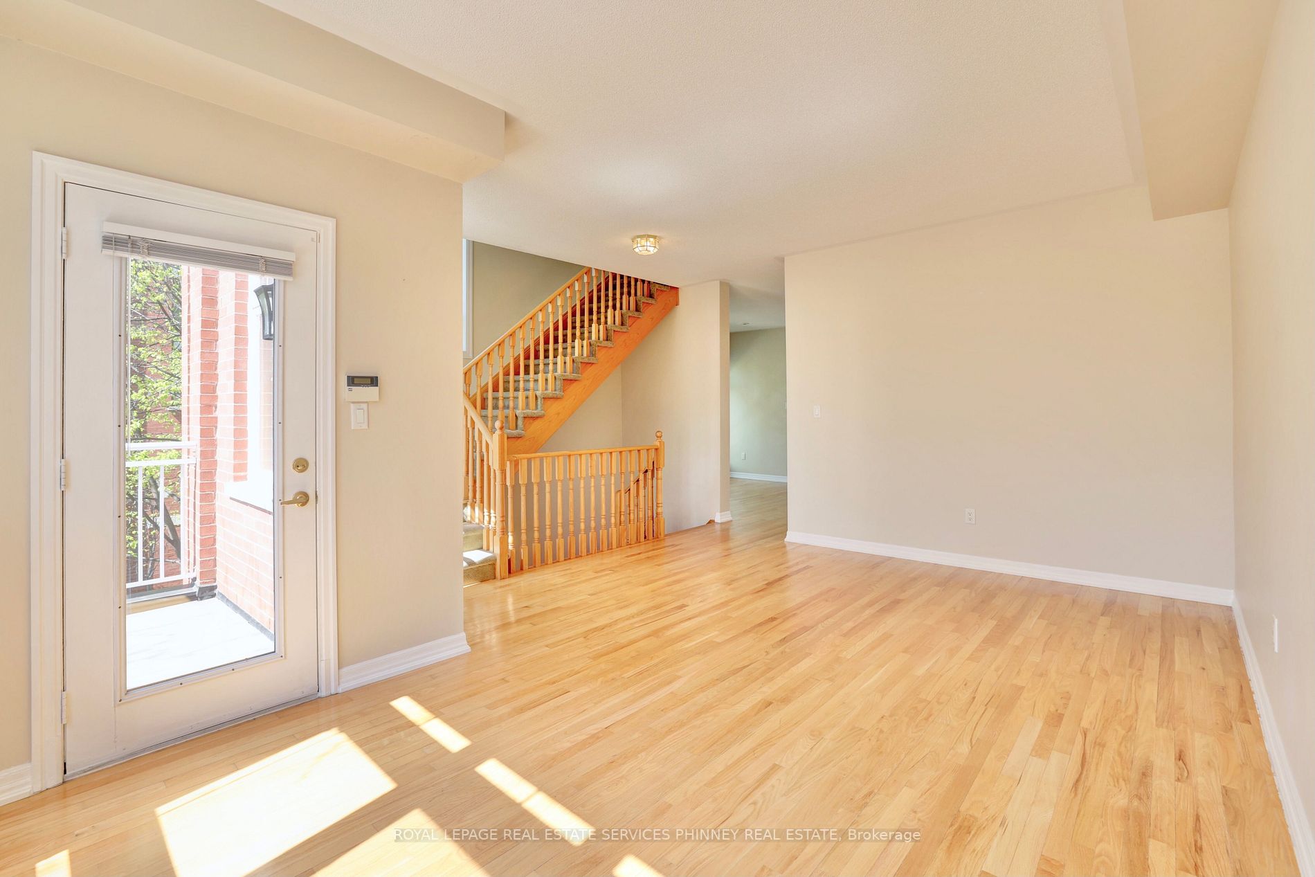 165 Lakeshore Rd E, #11