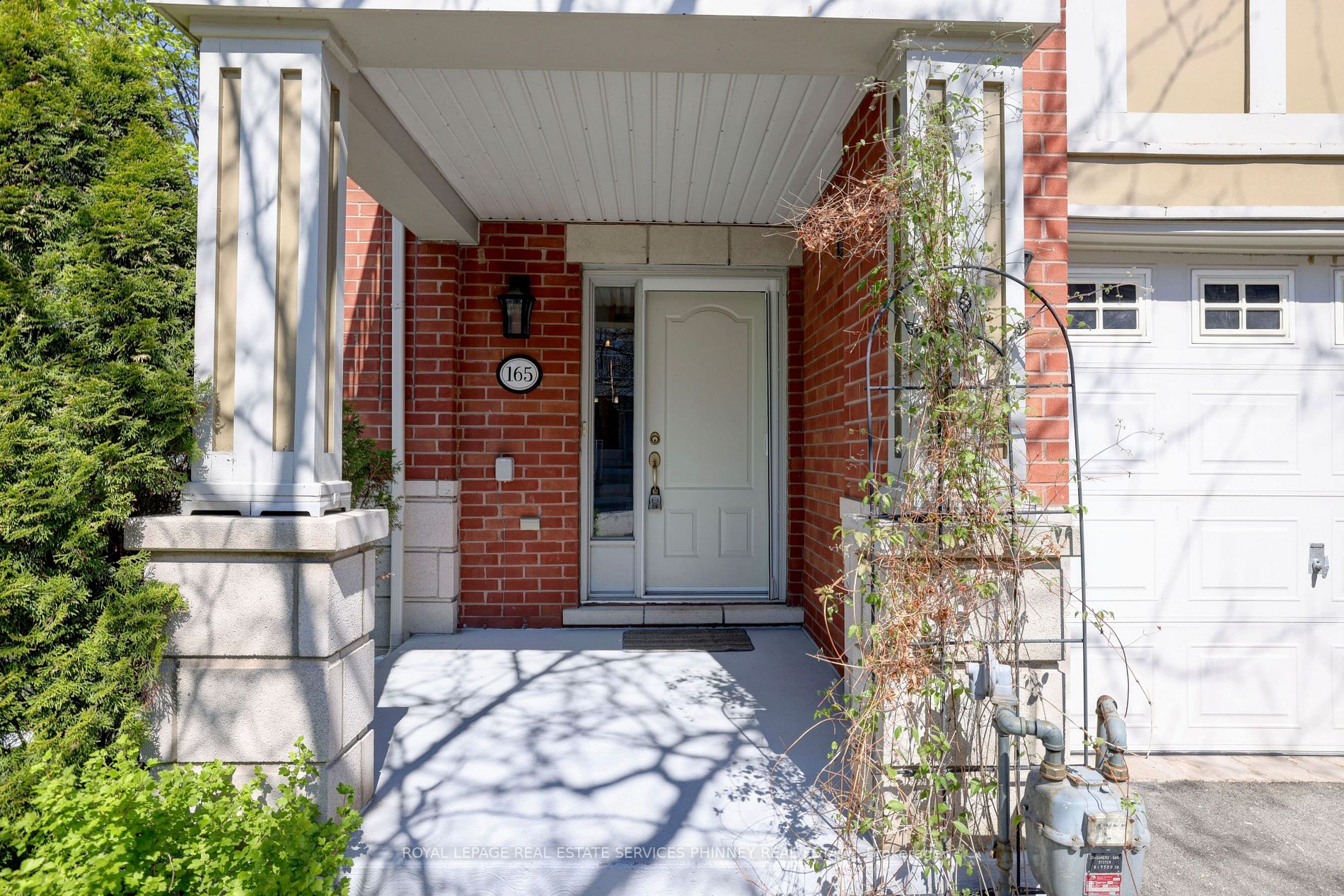 165 Lakeshore Rd E, #11