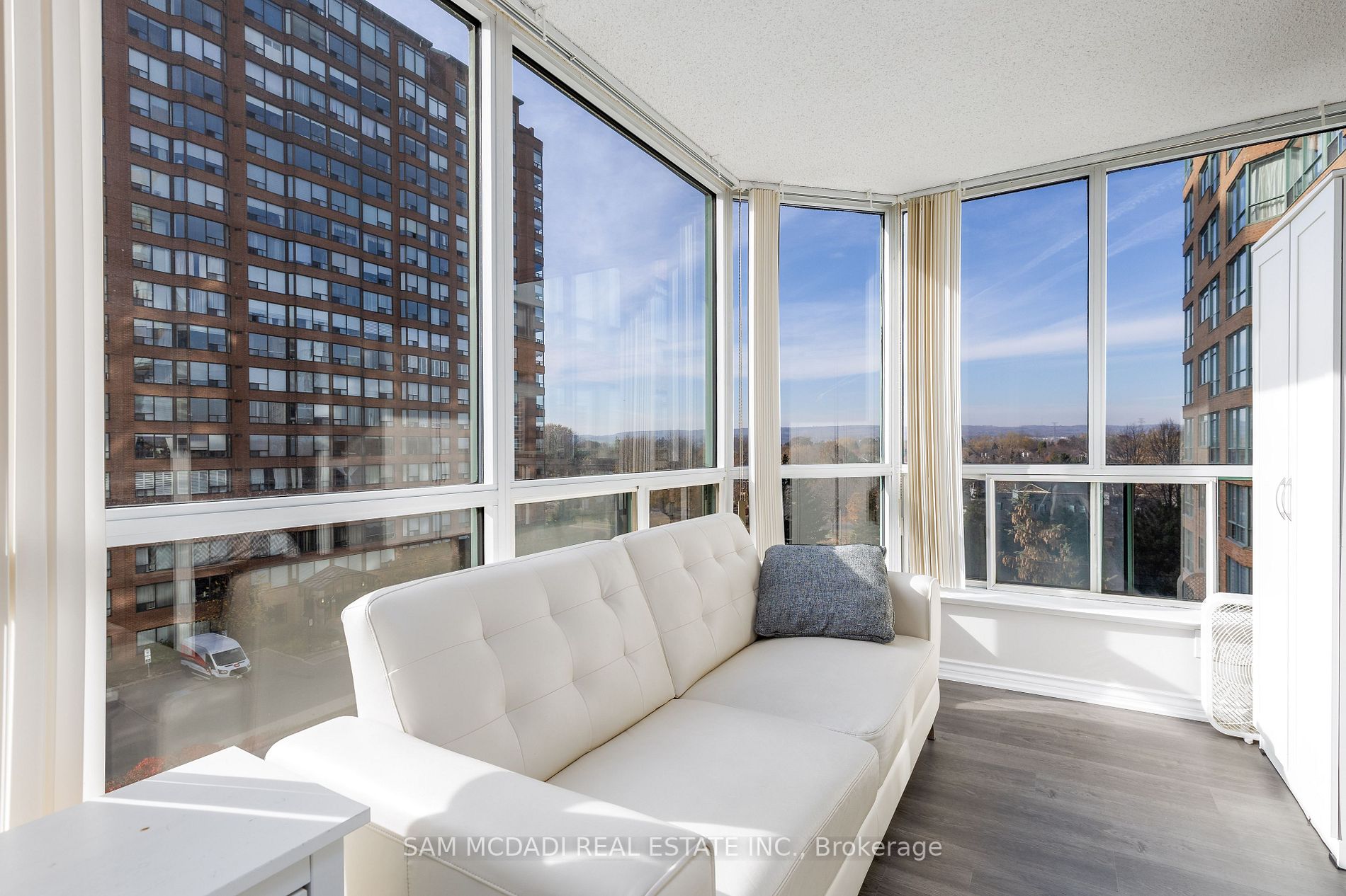 1276 Maple Crossing Blvd, #607