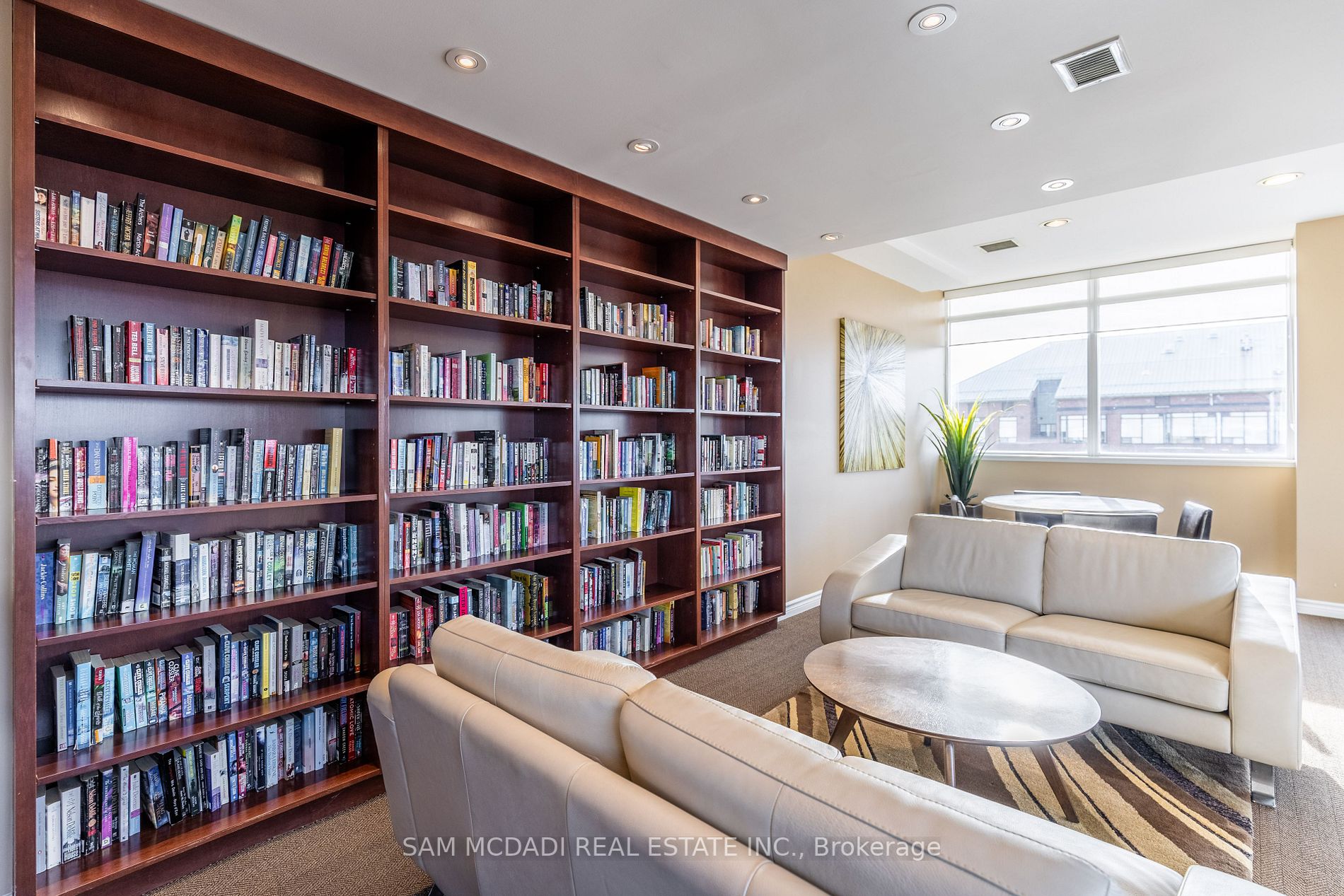 1276 Maple Crossing Blvd, #607