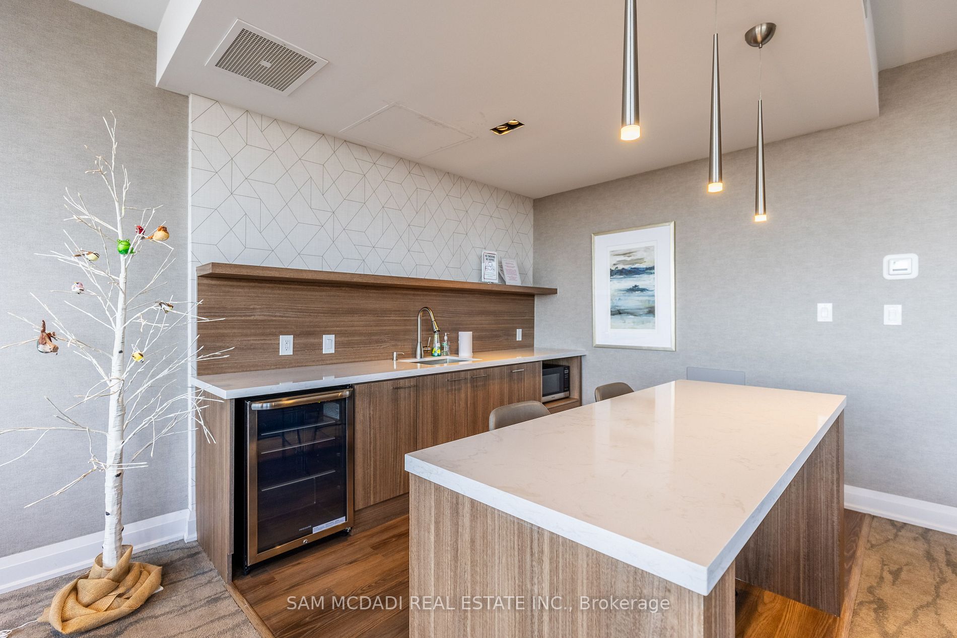 1276 Maple Crossing Blvd, #607