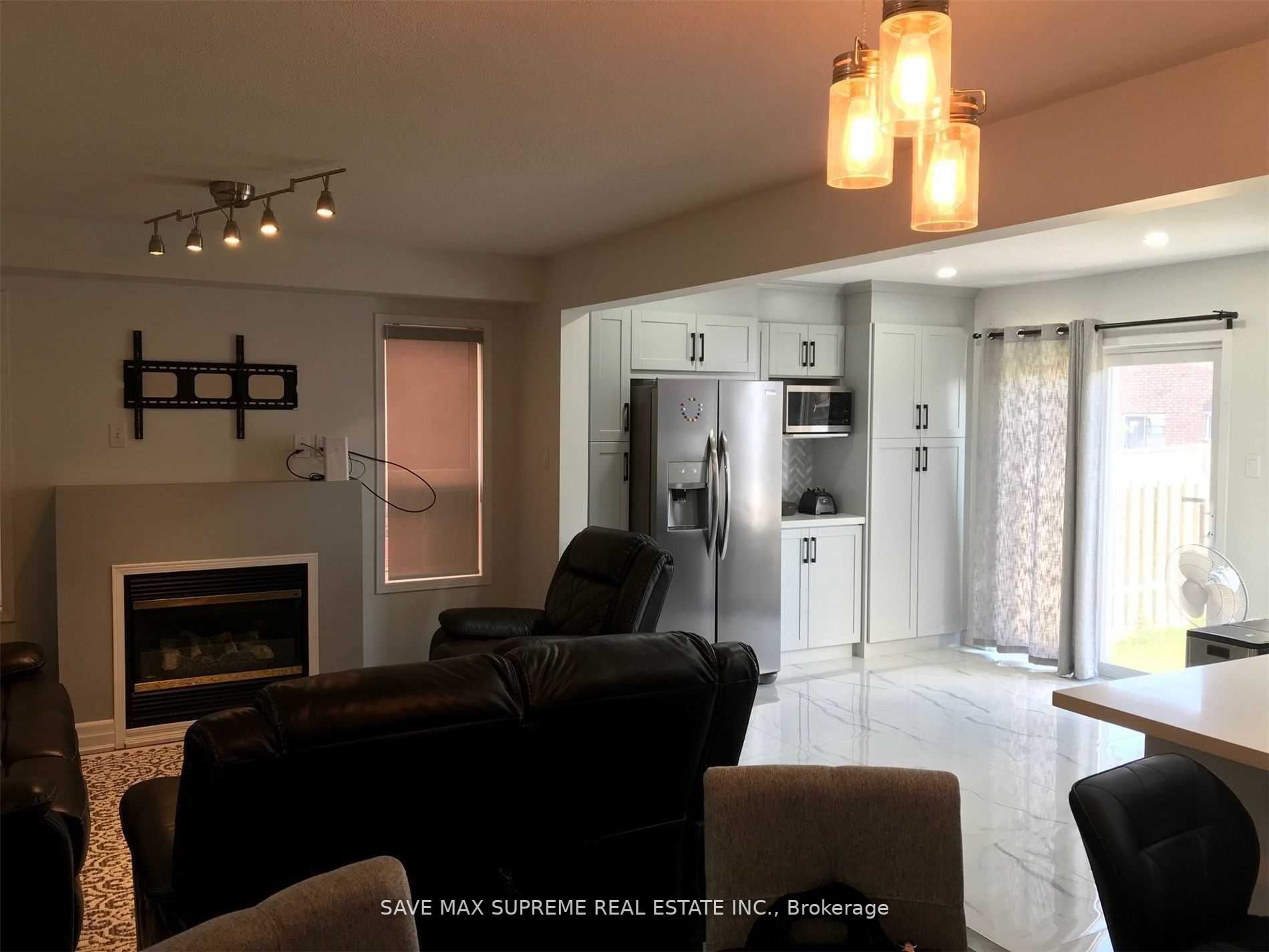 35 Hillsburgh Dr