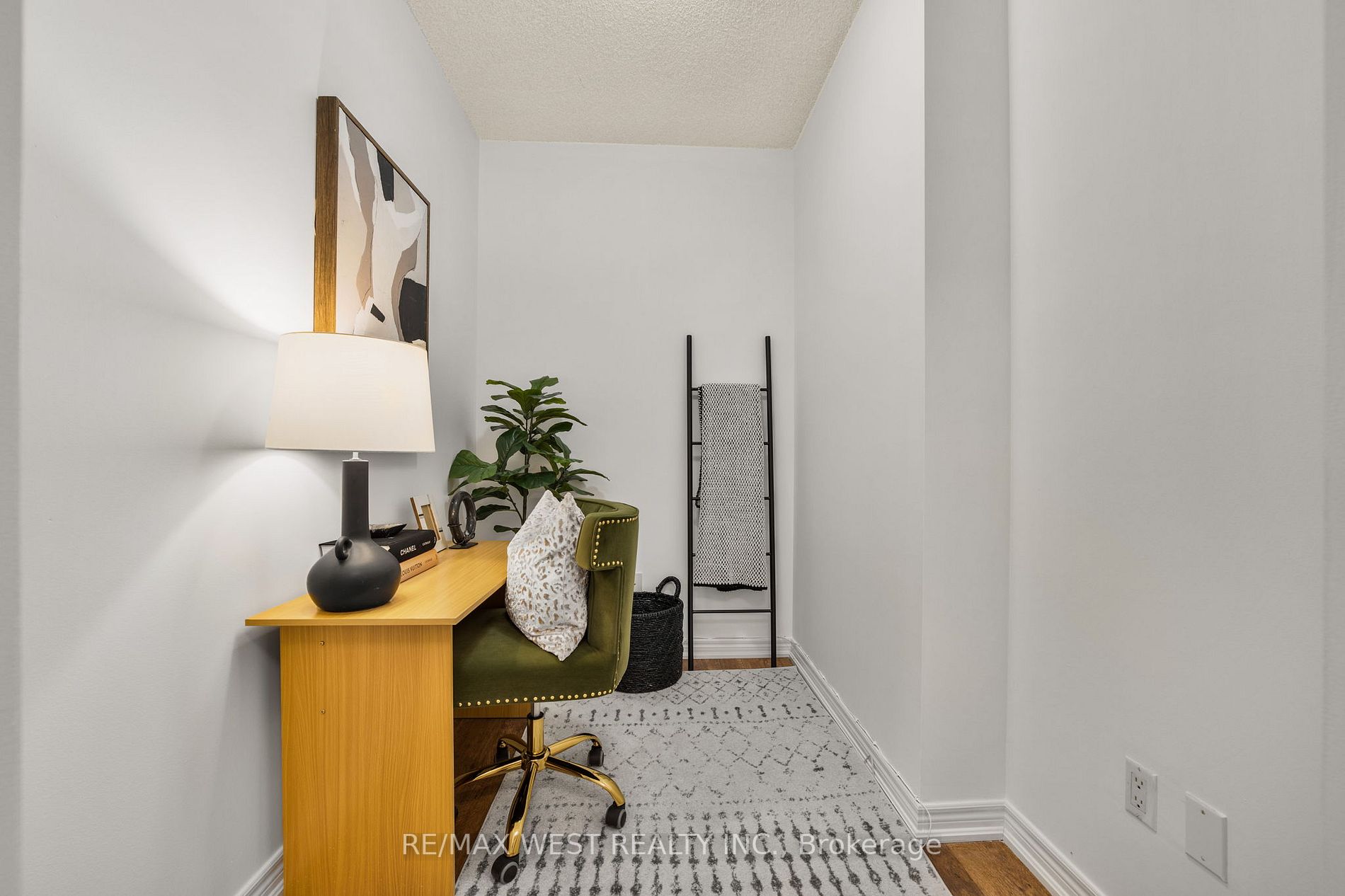 2772 Keele St, #804