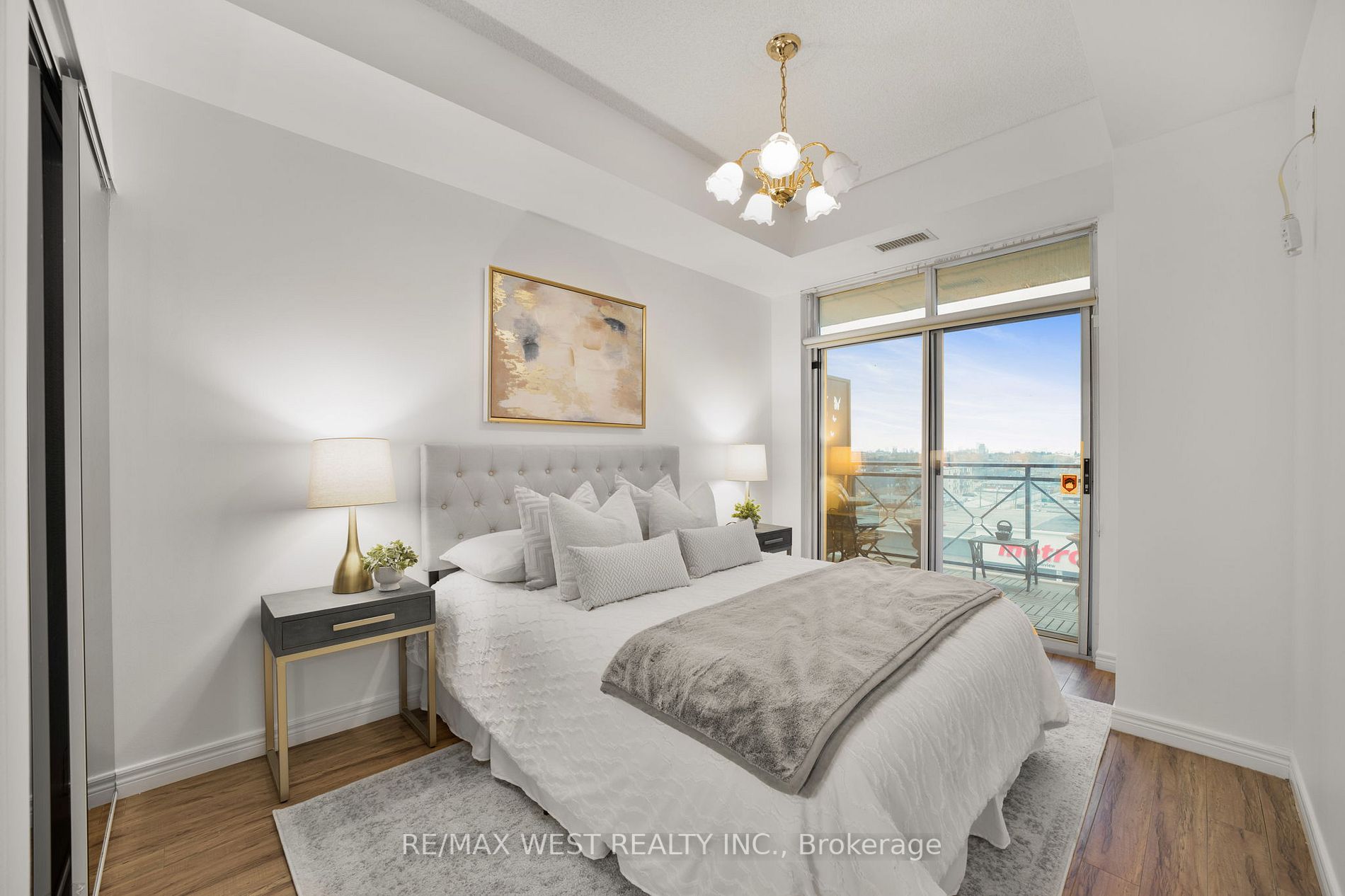 2772 Keele St, #804