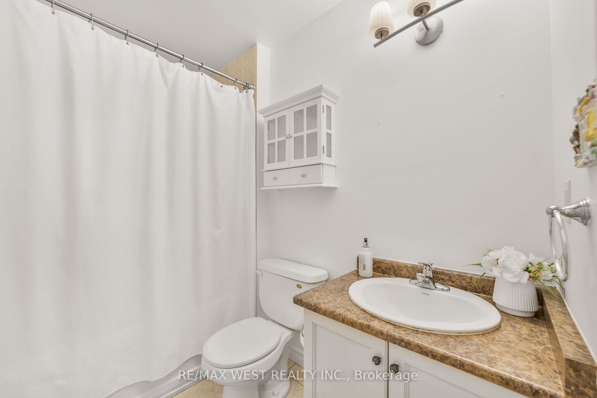 2772 Keele St, #804