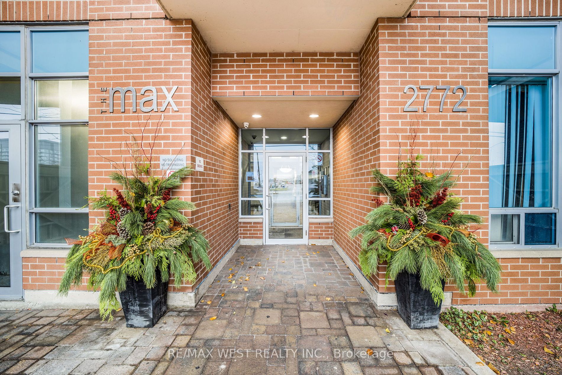 2772 Keele St, #804