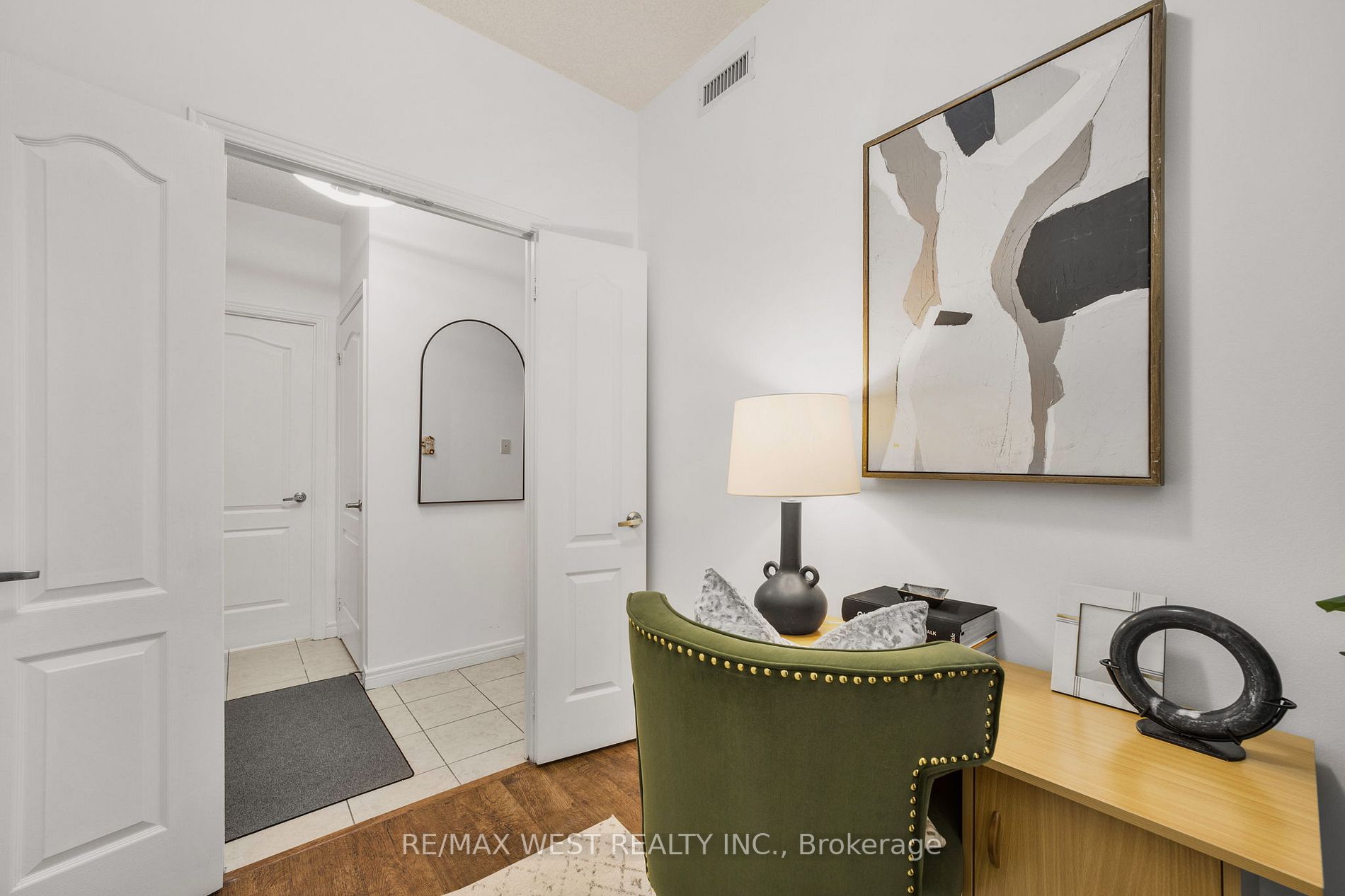 2772 Keele St, #804