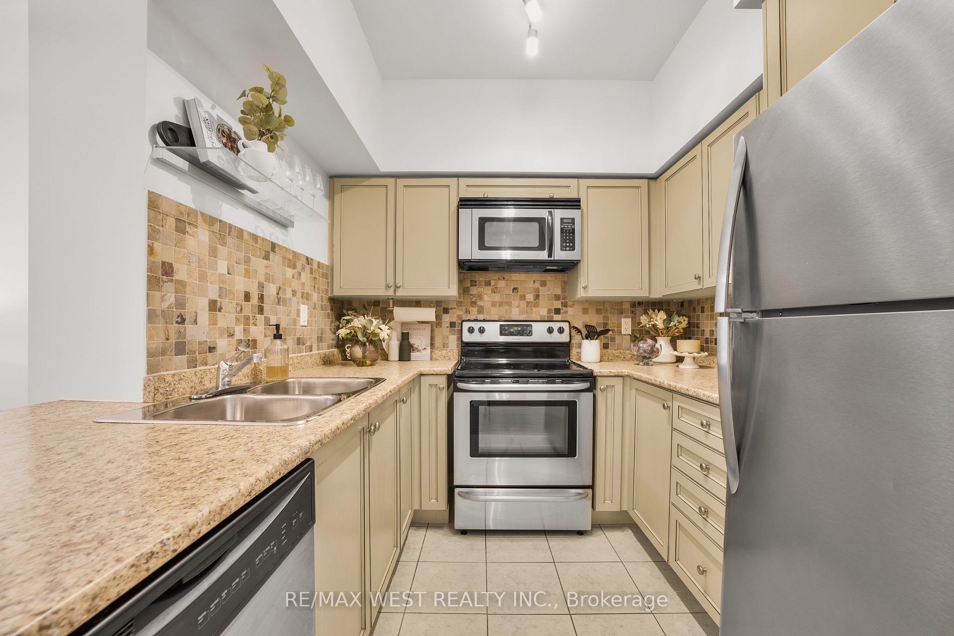 2772 Keele St, #804