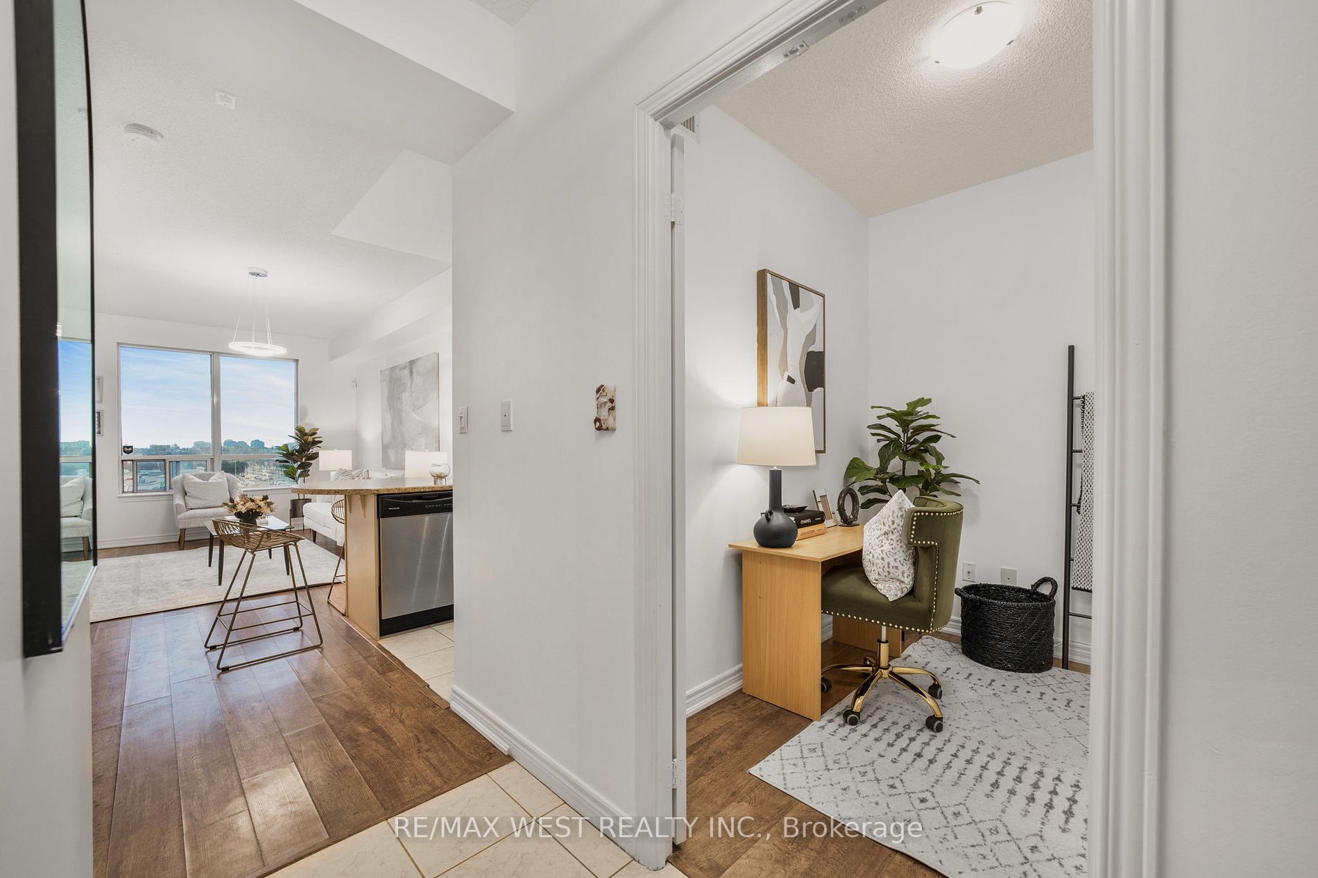 2772 Keele St, #804