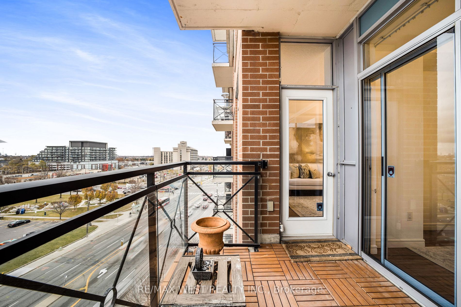 2772 Keele St, #804