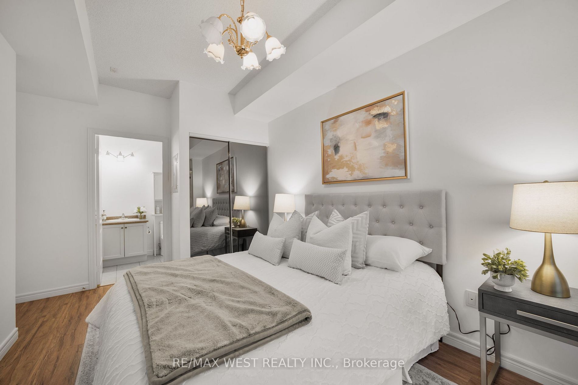 2772 Keele St, #804