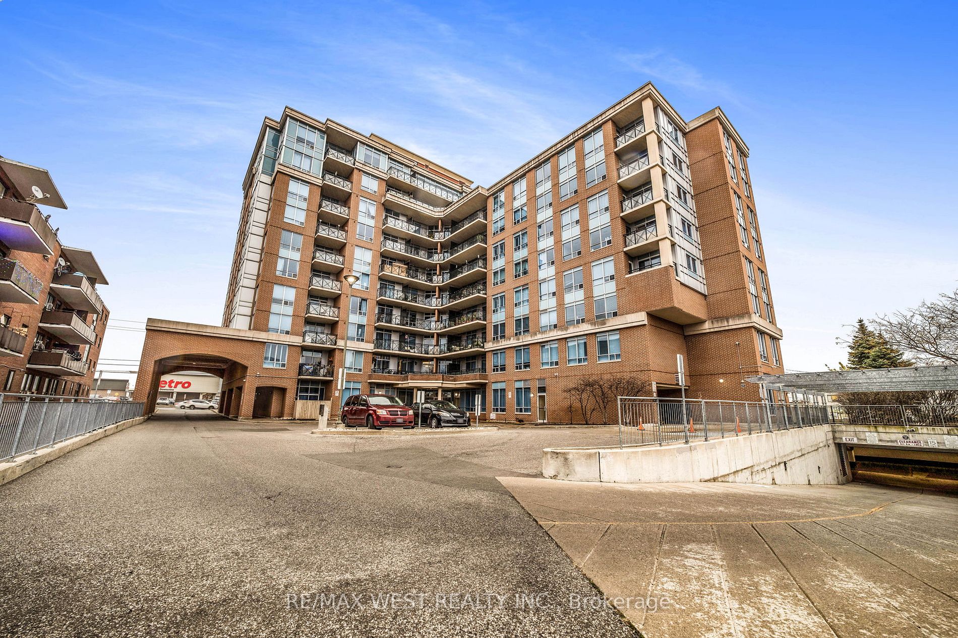 2772 Keele St, #804