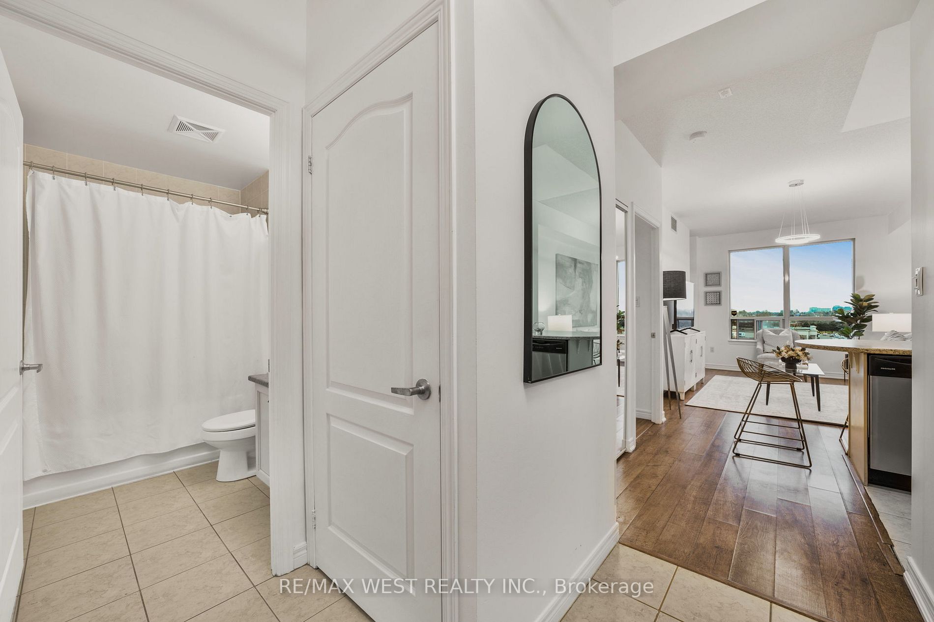 2772 Keele St, #804