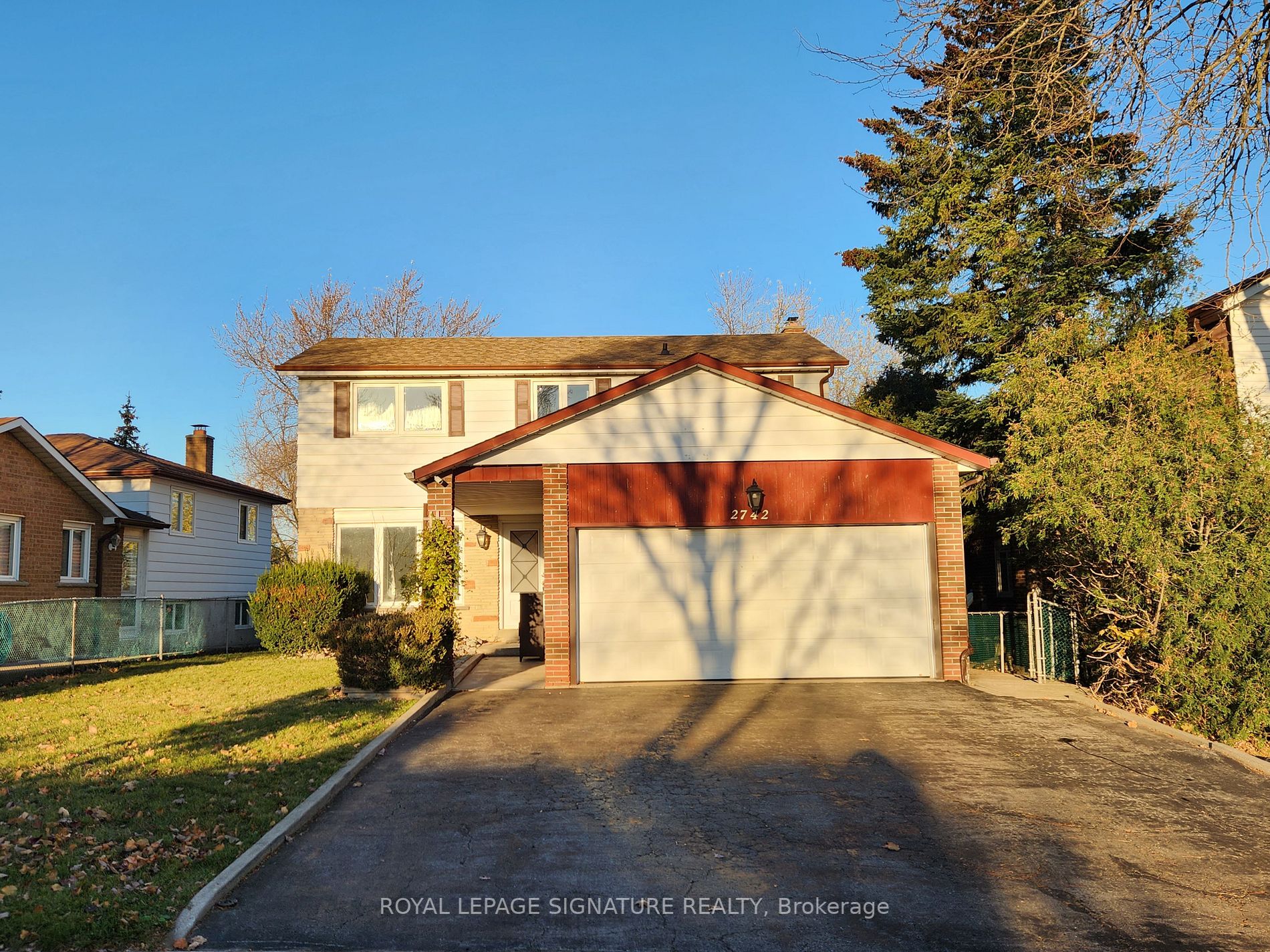 2742 Constable Rd