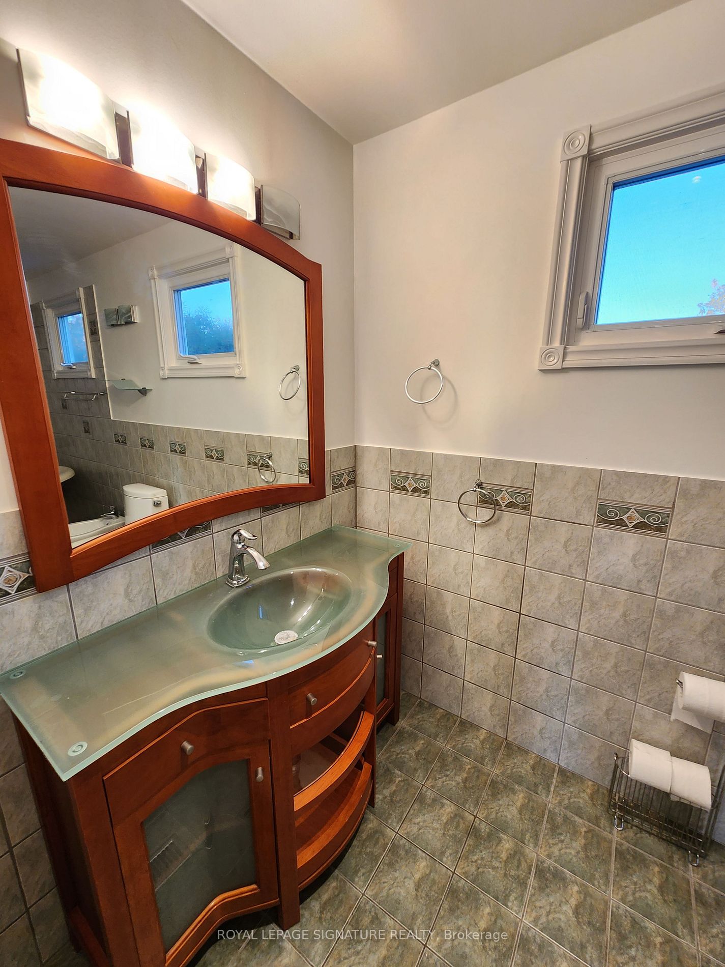 2742 Constable Rd
