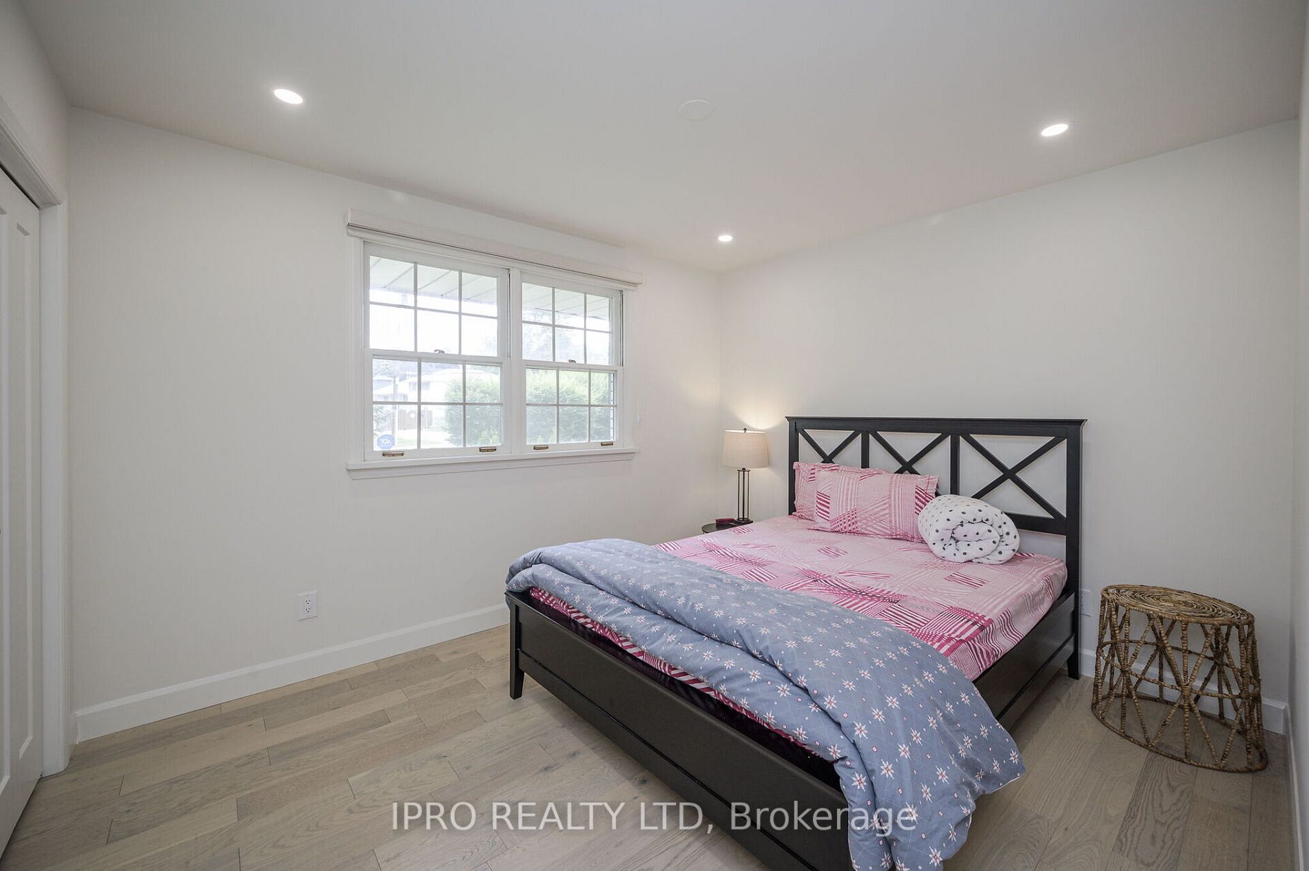 253 Appleby Line