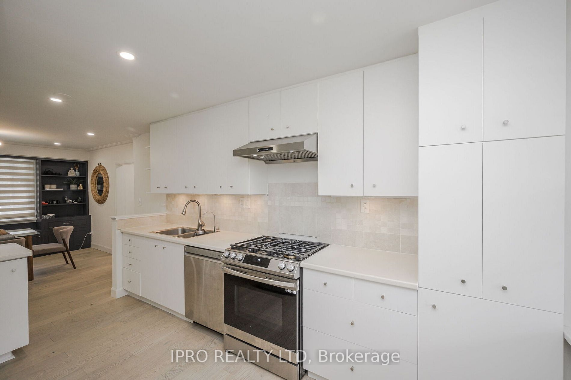 253 Appleby Line