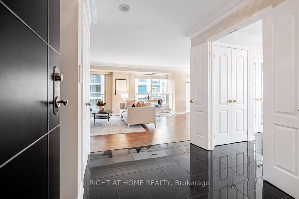 2111 Lake Shore Blvd W, #1102
