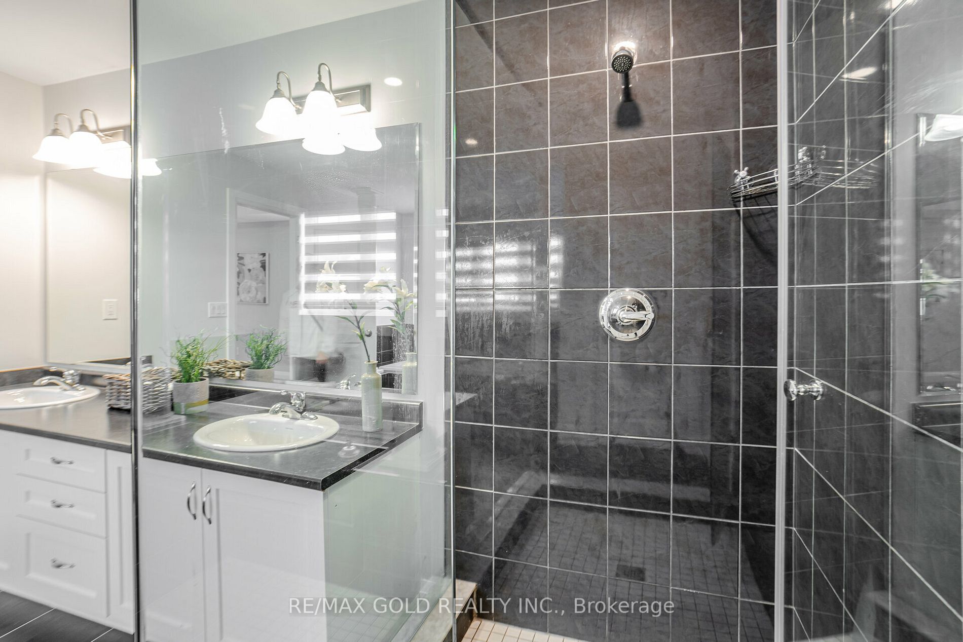 50 Donald Stewart Rd